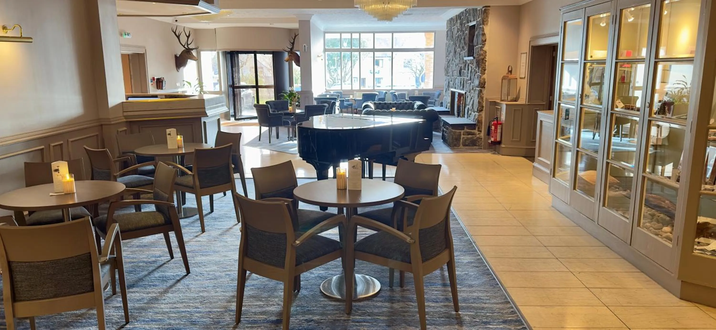 Lobby or reception in Cabarfeidh Hotel