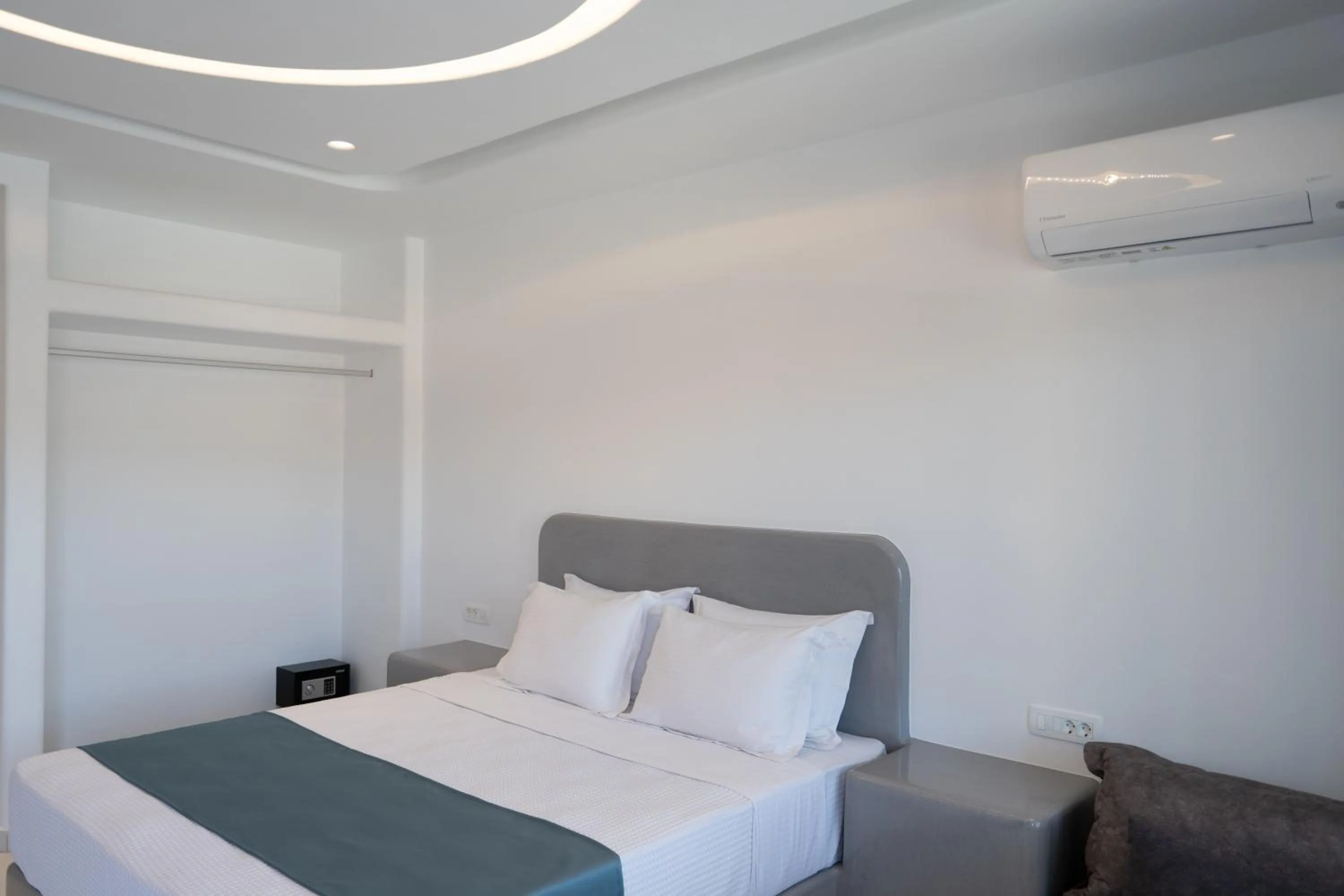 Bed in Griseo Villas