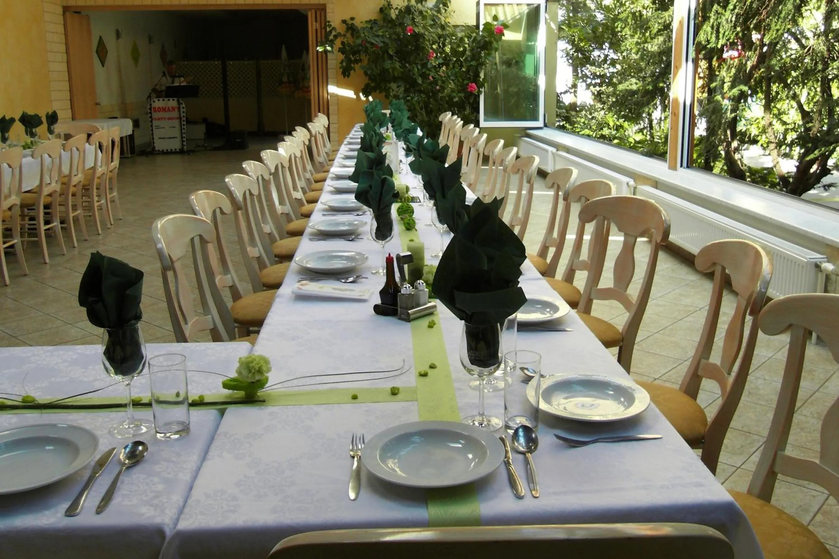 Restaurant/places to eat in Weinhotel Kirchenwirt