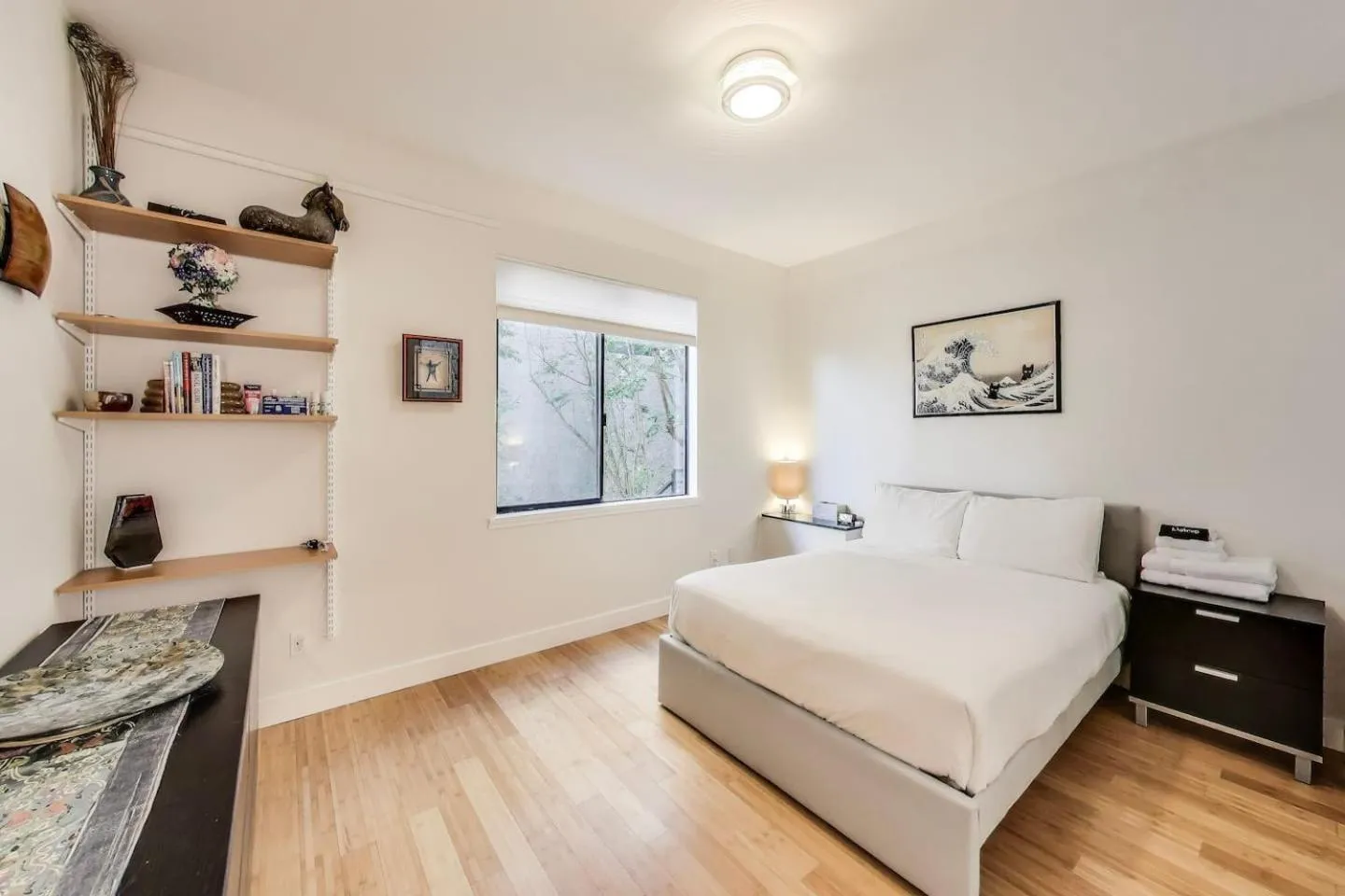 Bed in Luxurious Hillside Home wAC & Gorgeous SF Views!