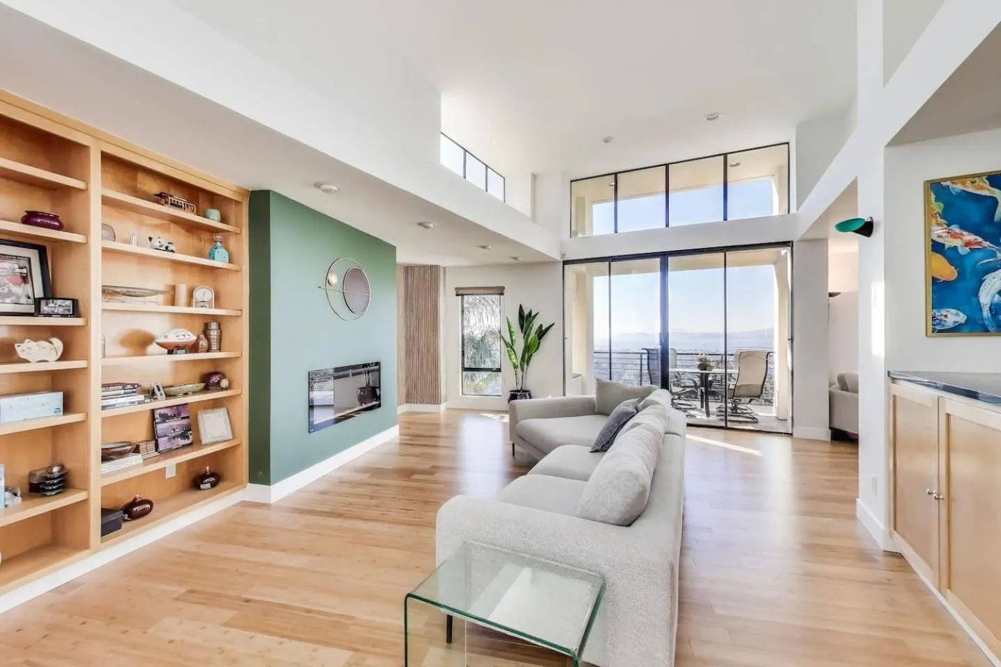 Balcony/Terrace in Luxurious Hillside Home wAC & Gorgeous SF Views!