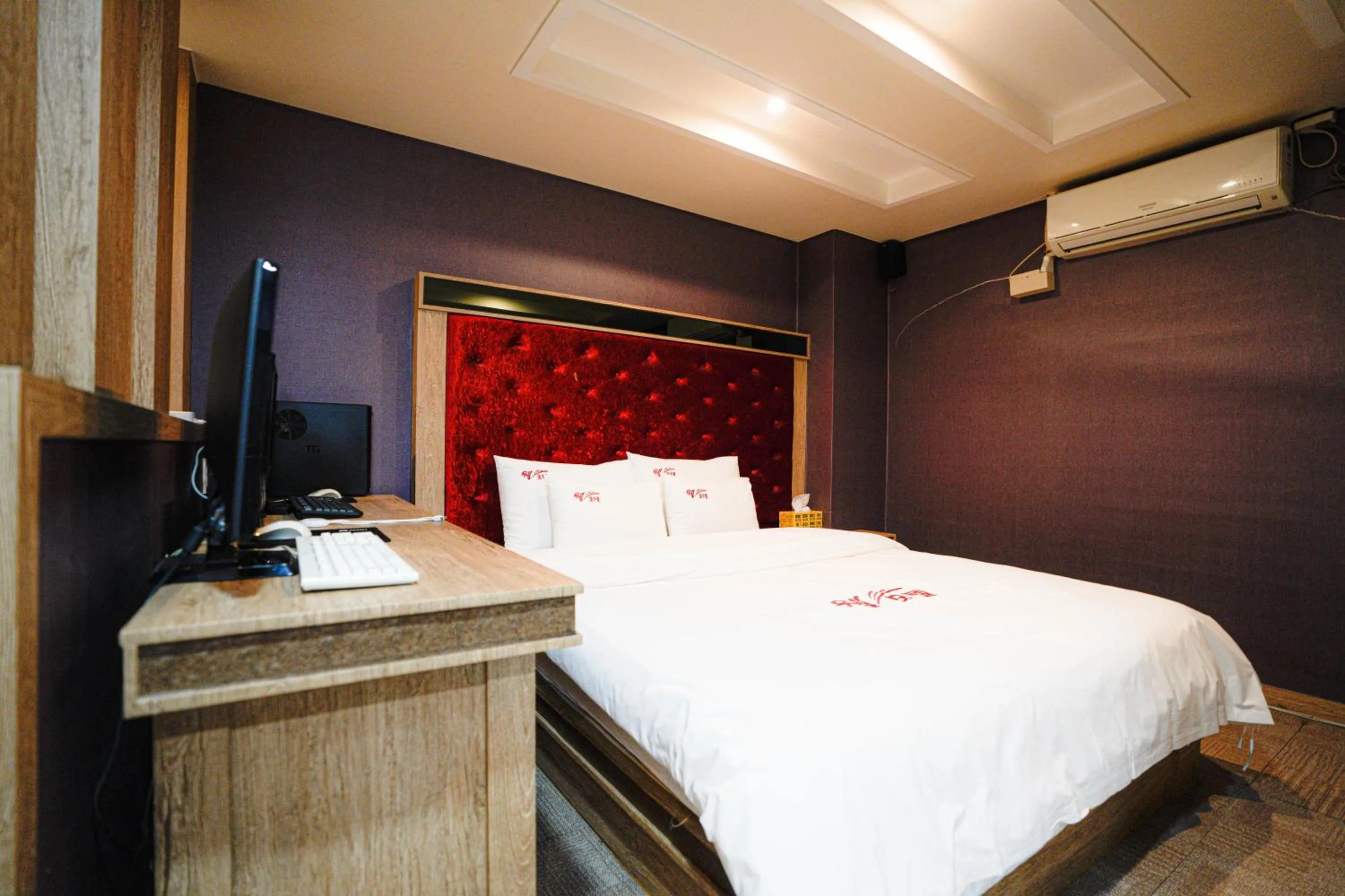 Bed in Mokpo Well hotel