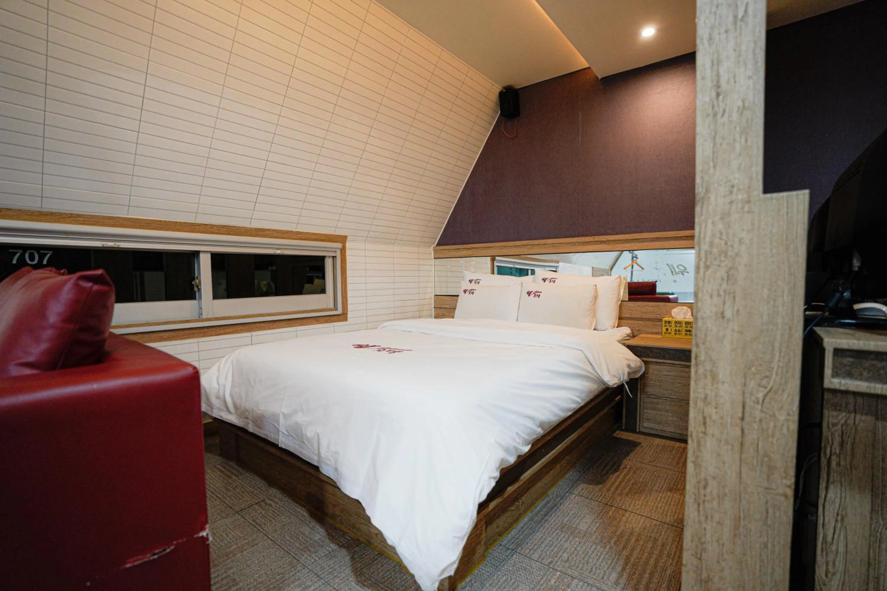 Bed in Mokpo Well hotel