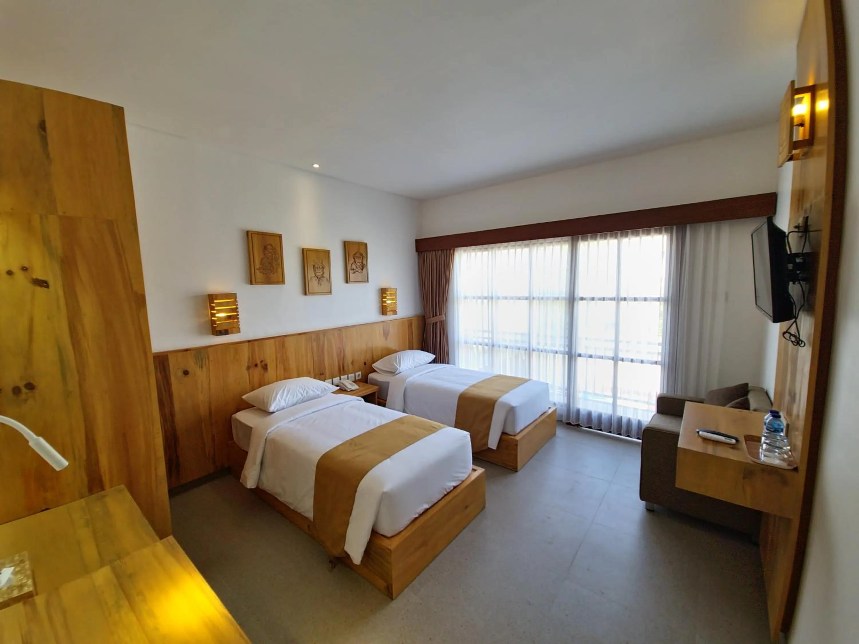 Bedroom, Bed in Kamandaka