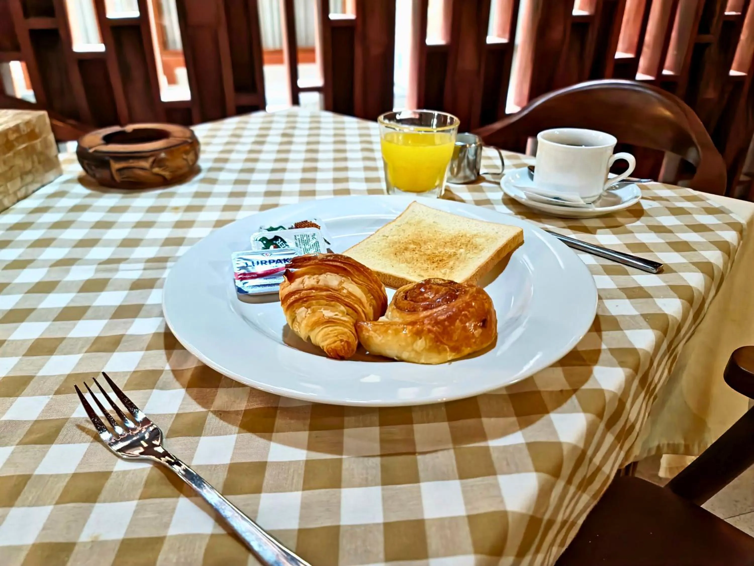 Breakfast in Kamandaka