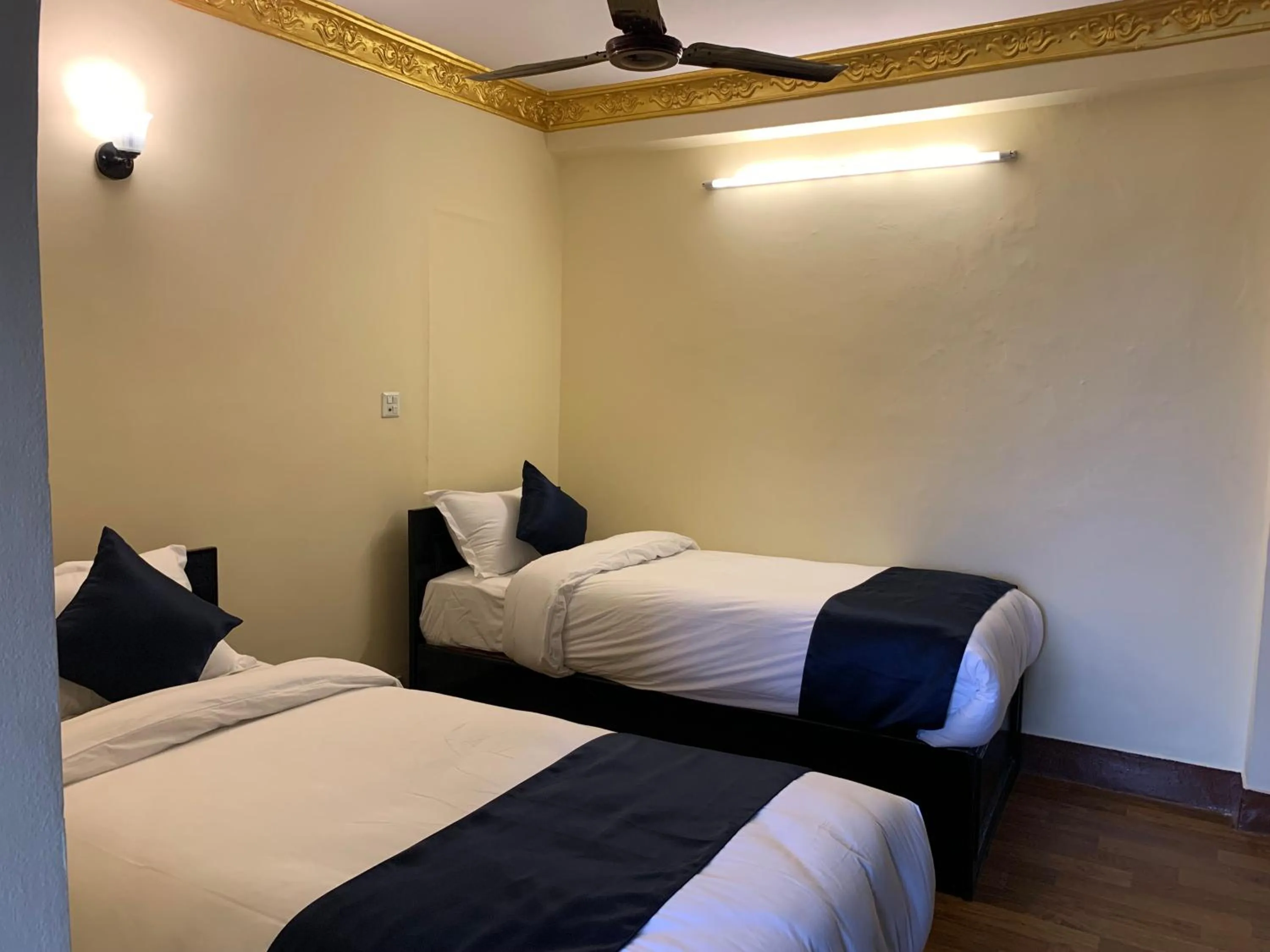 Photo of the whole room, Bed in Temple Town Inn