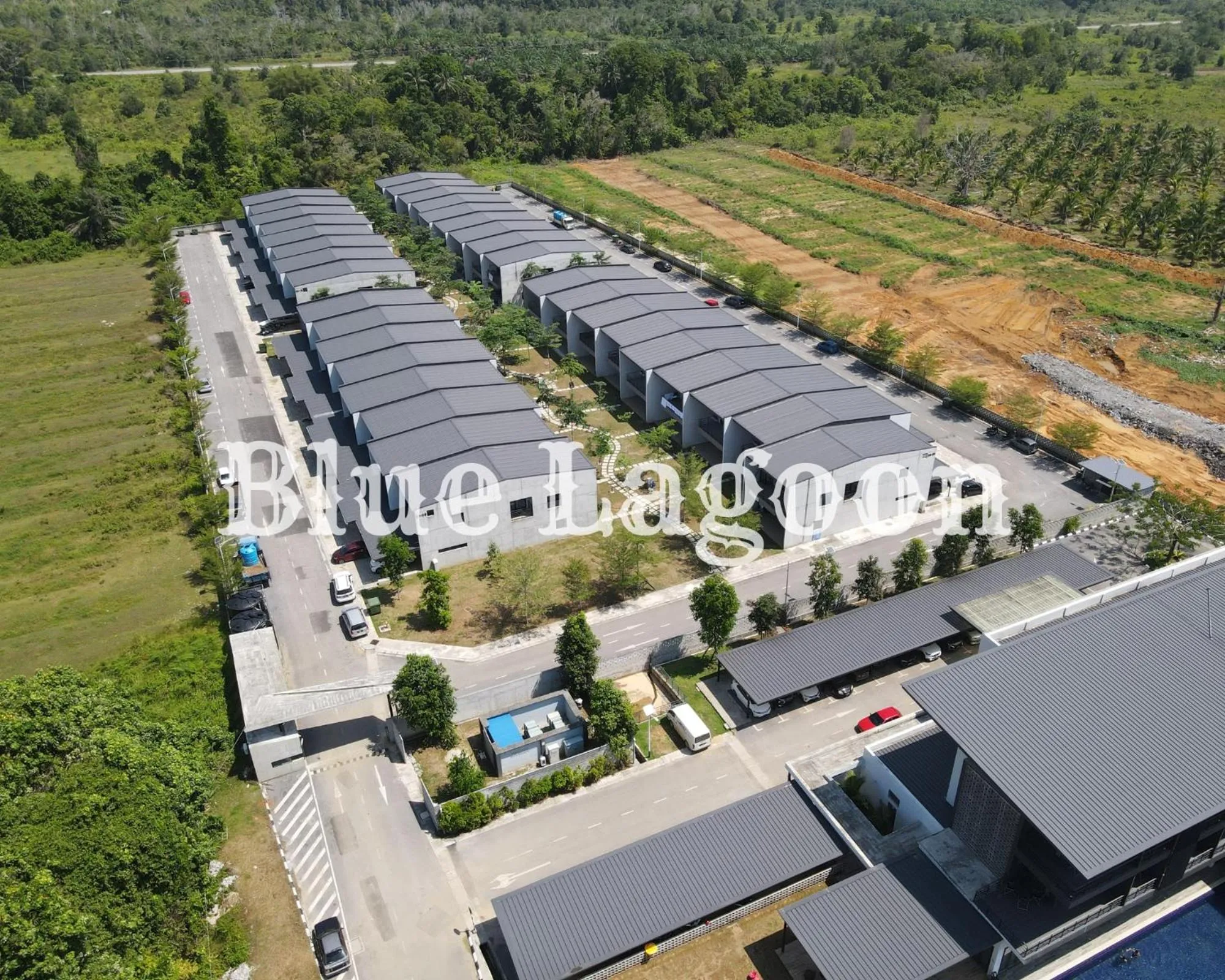 Neighbourhood in Roxy Sematan Townhouse - Blue Lagoon