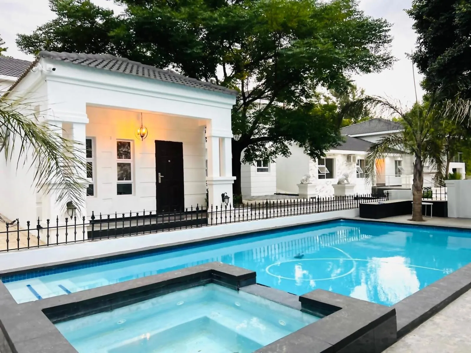 435 on vale boutique Villa