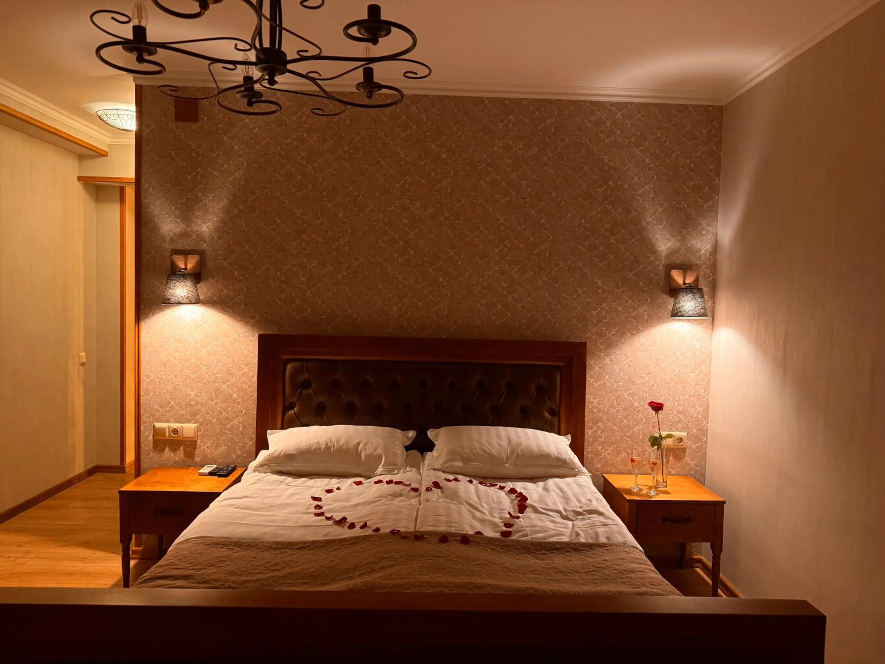 Bedroom, Bed in VinoOdor - ვინოოდორ