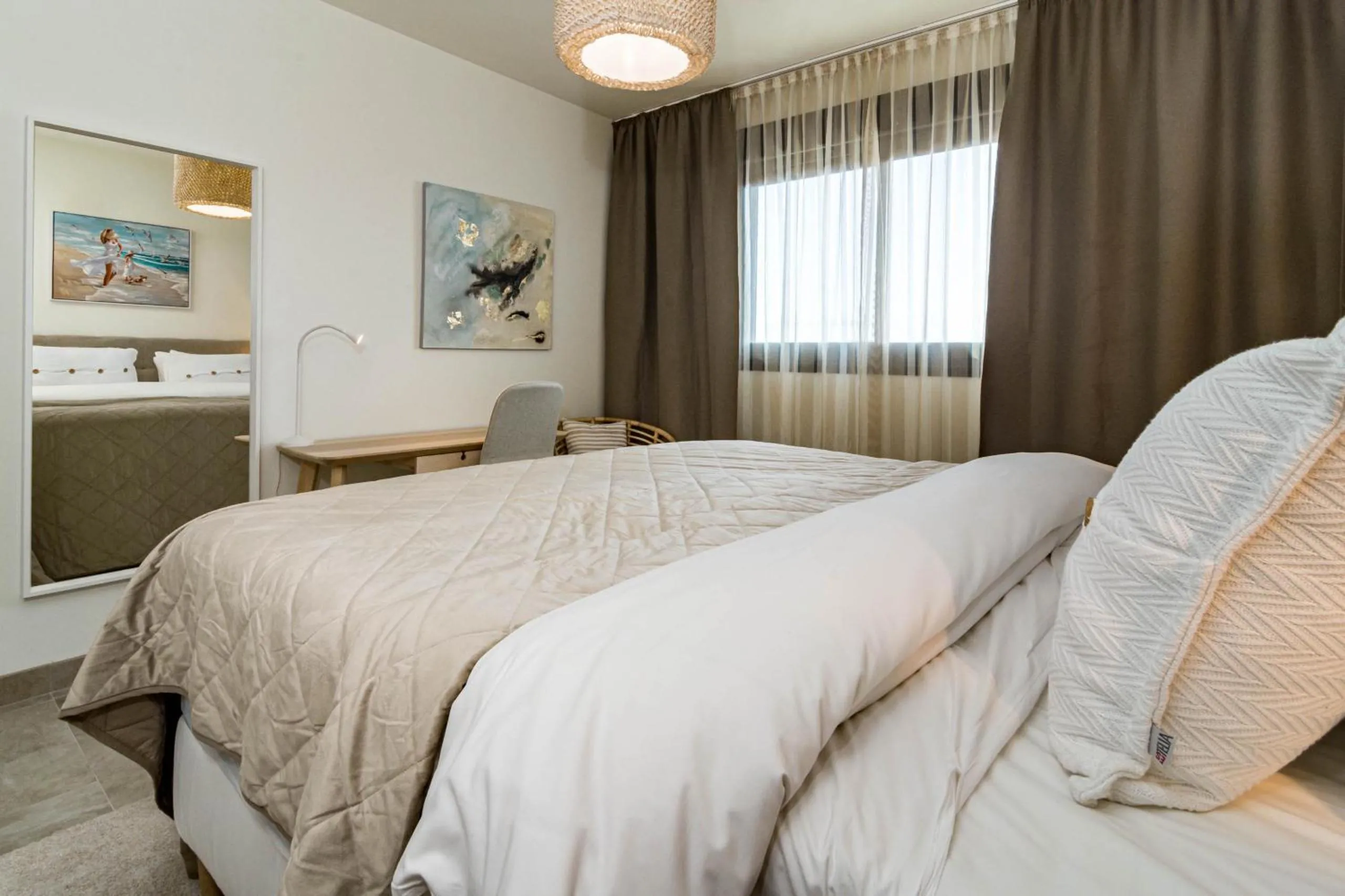 Bed in INF26H- Comfortable and spacious city apartment