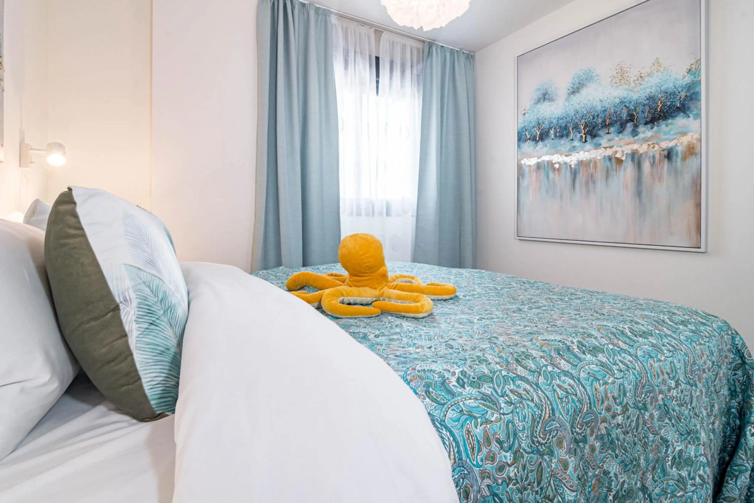 Bed in INF26H- Comfortable and spacious city apartment