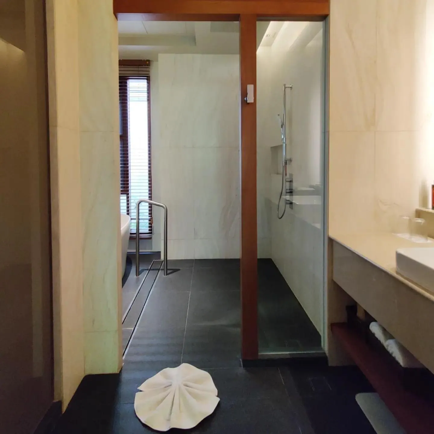Shower in Rarin Villas