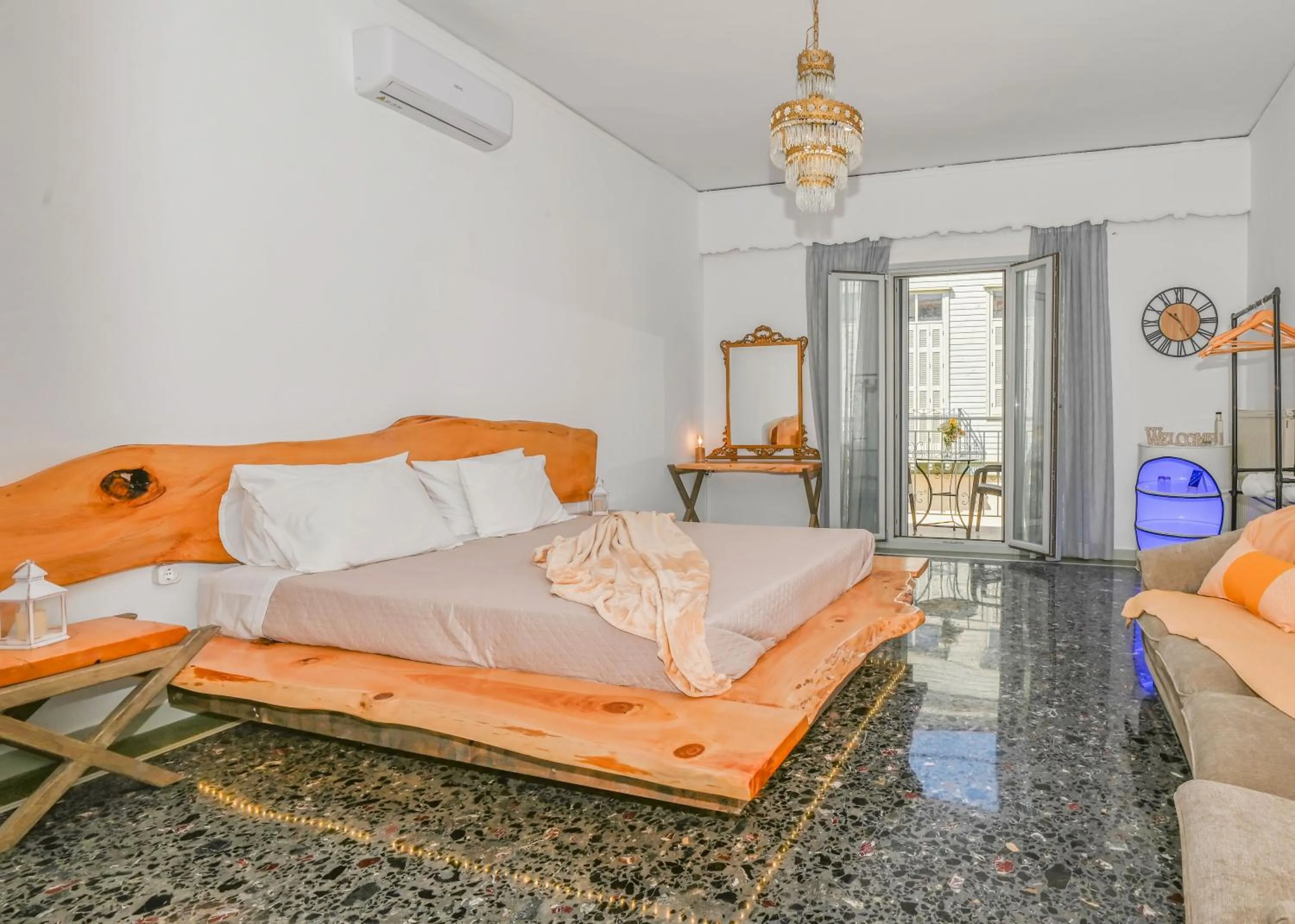 One-Bedroom Apartment in Sunny Palm Room Crete
