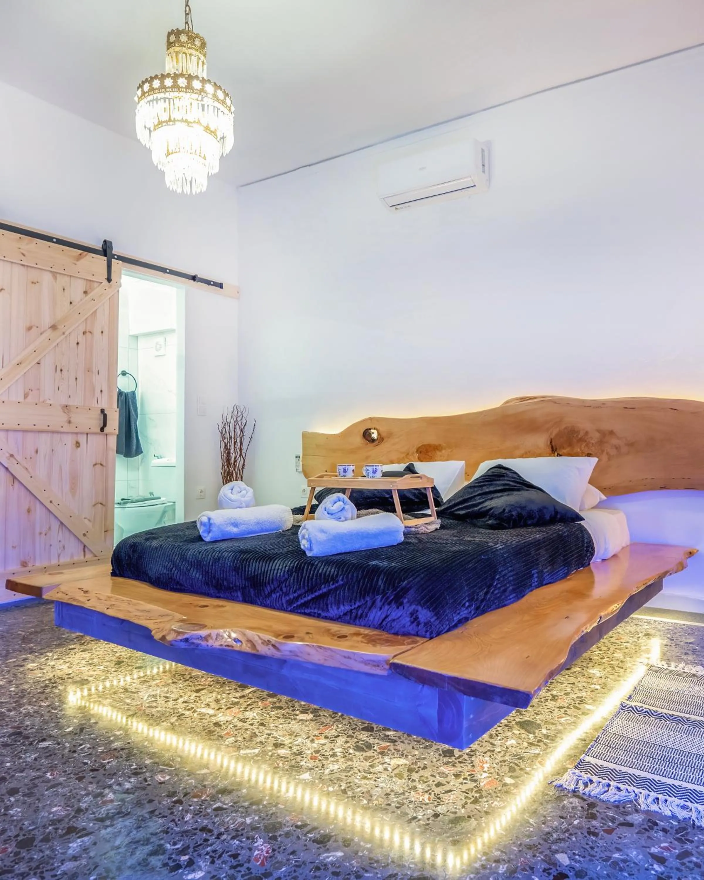 Sunny Palm Room Crete