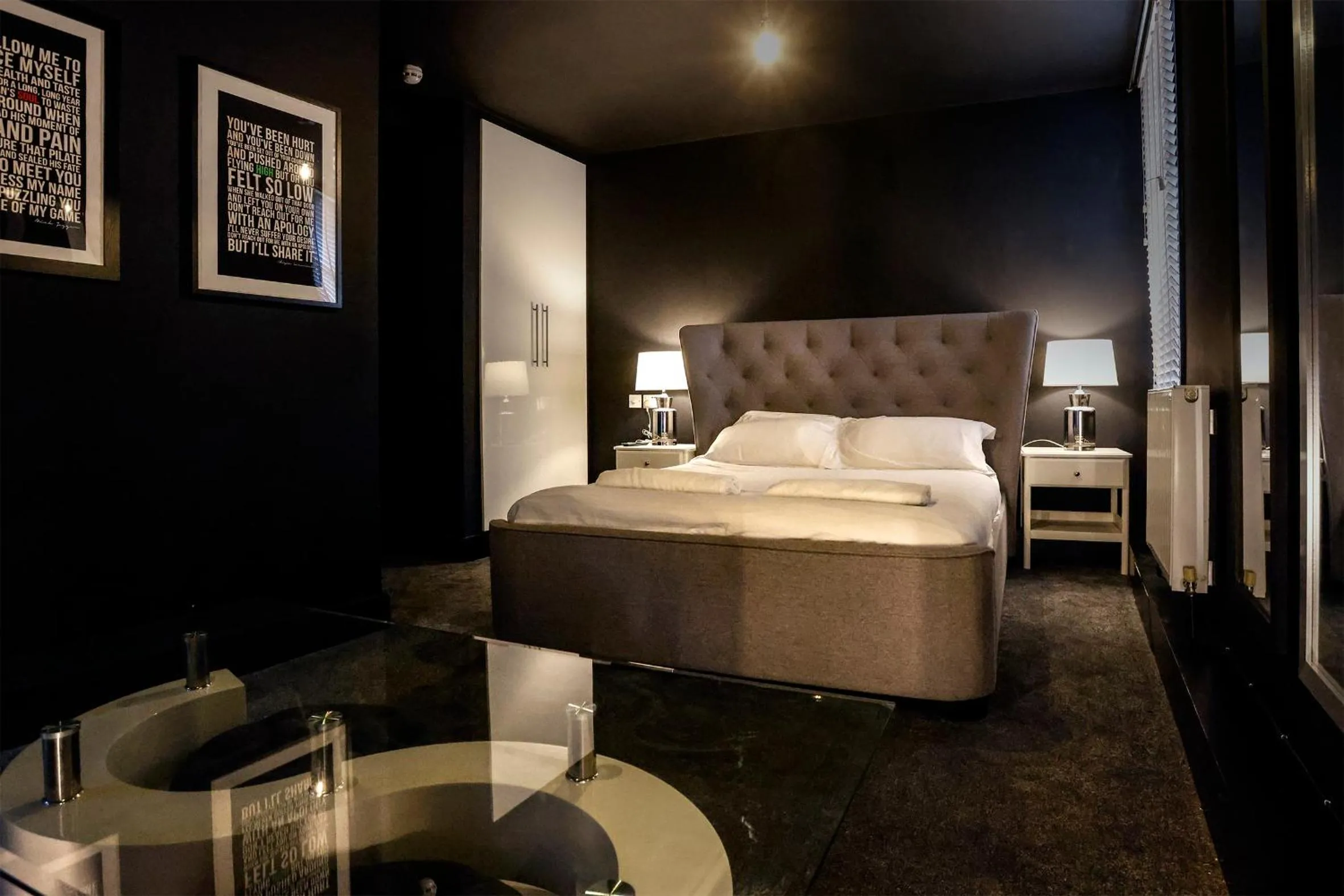 Bed in The Sea Lounge Accomodation