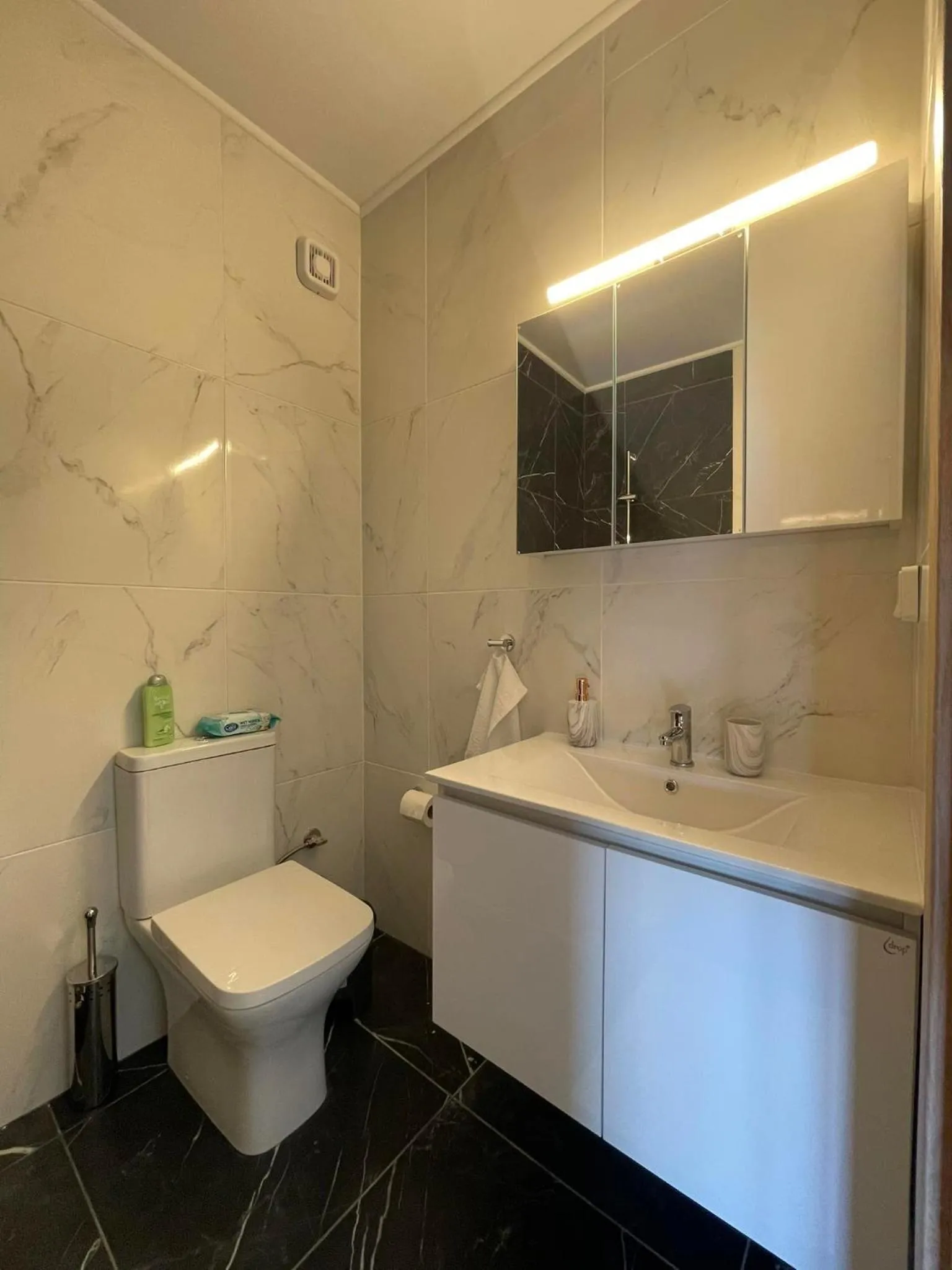 Bathroom in ALLAGIANNIS GROUP APARTMENTS