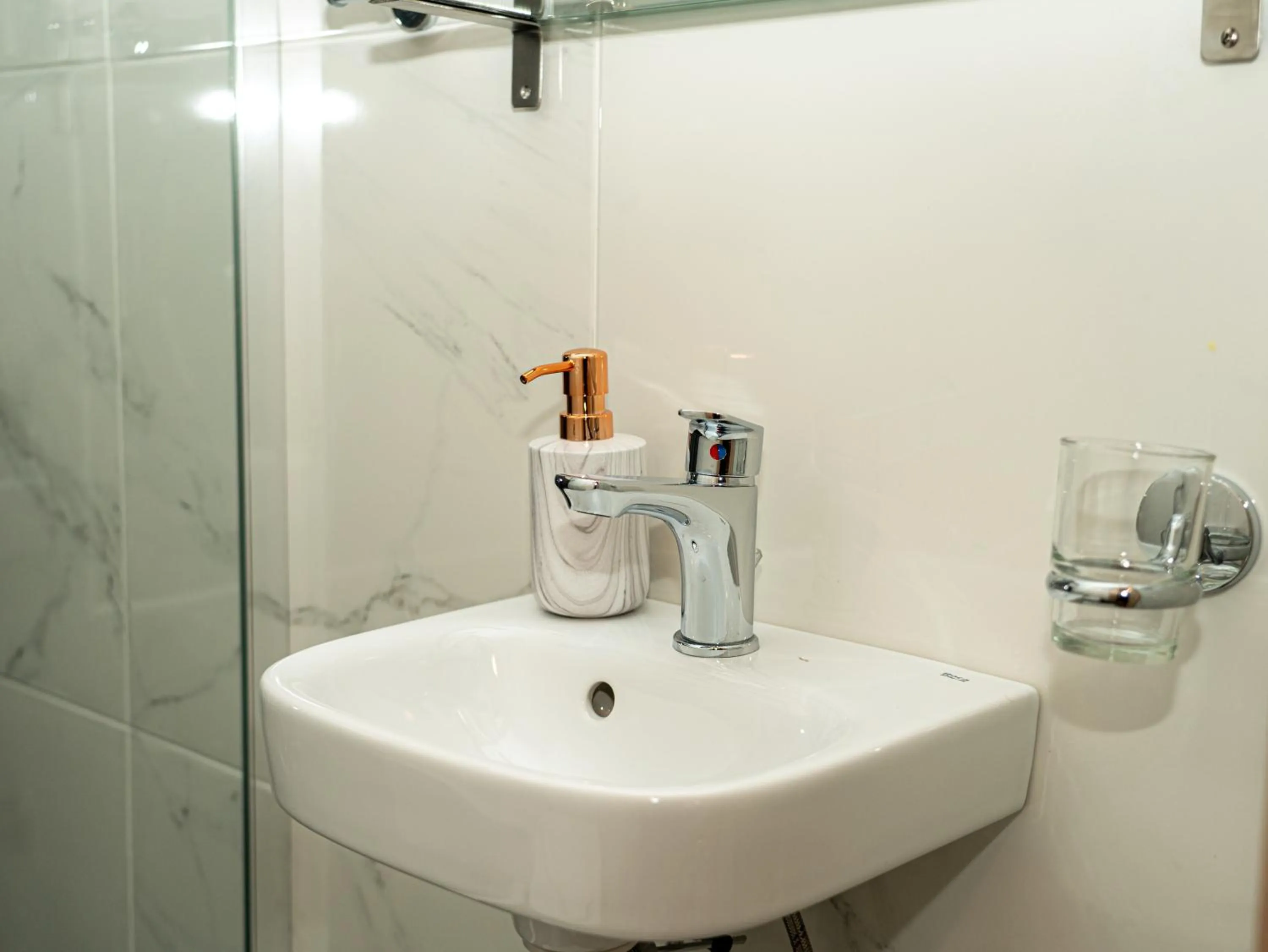 Bathroom in ALLAGIANNIS GROUP APARTMENTS