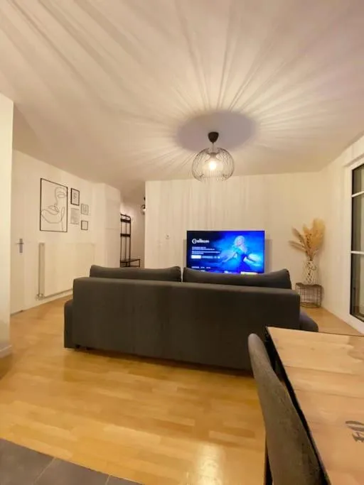 TV and multimedia in Suite Riviera - Vue Disneyland