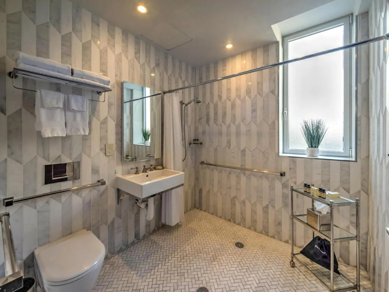 Shower in The Marmara Park Avenue