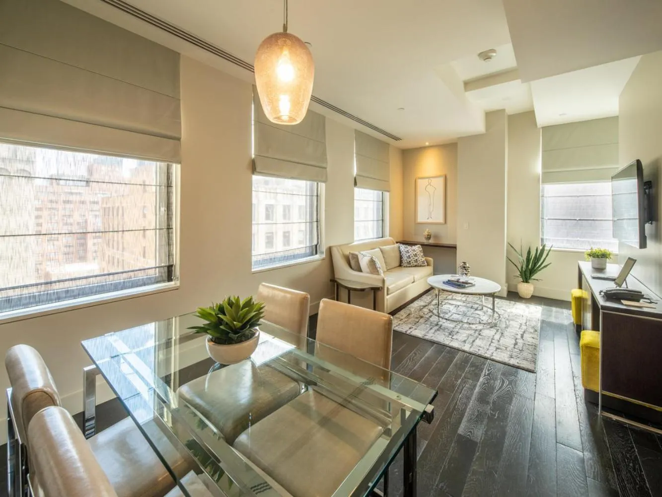 Dining area in The Marmara Park Avenue