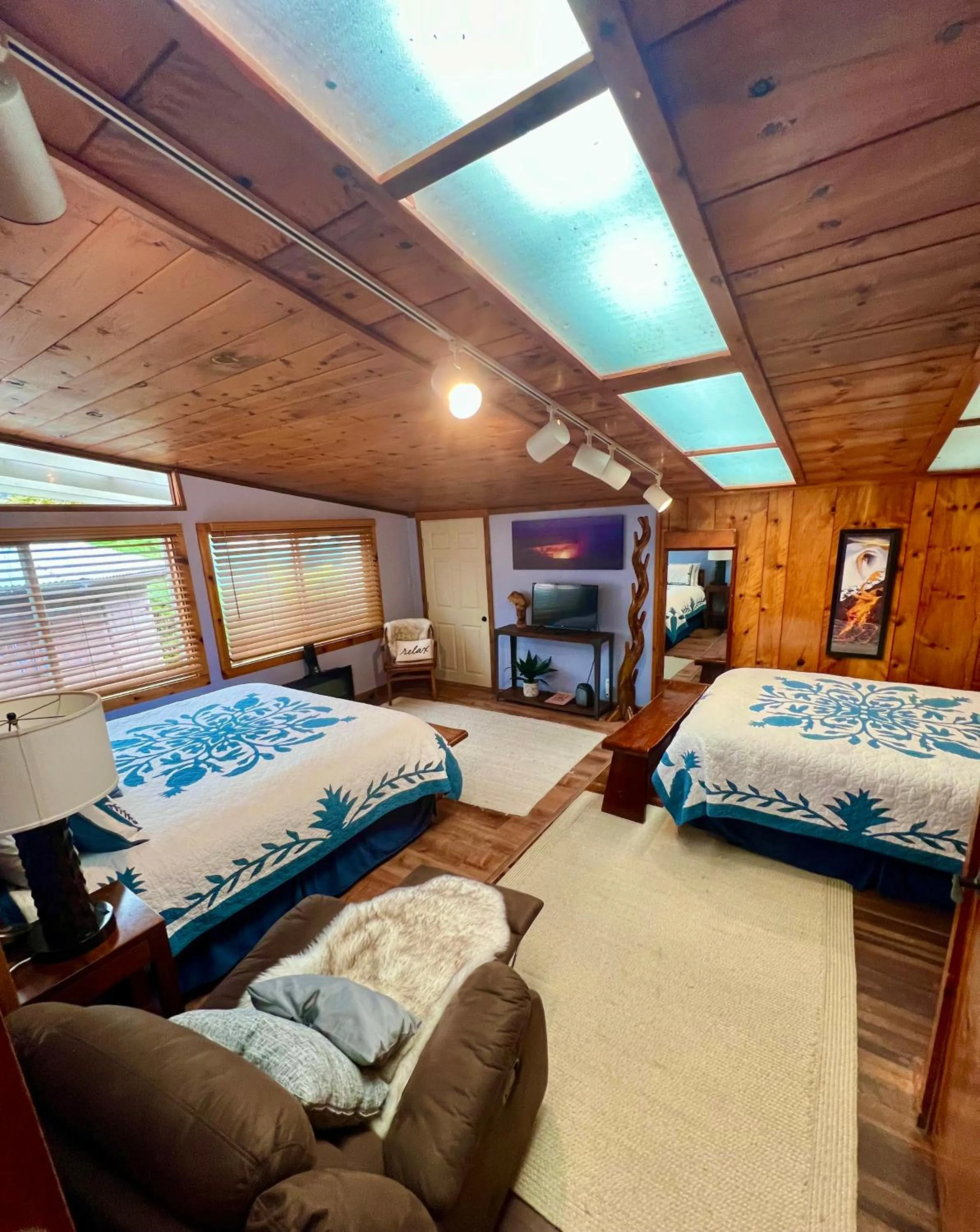 Bed in Aloha Junction Bed and Breakfast -Minutes away from Hawaii Volcanoes National Park