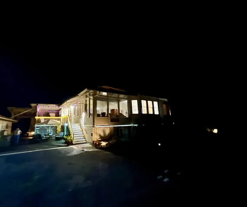 Aloha Junction Bed and Breakfast -Minutes away from Hawaii Volcanoes National Park