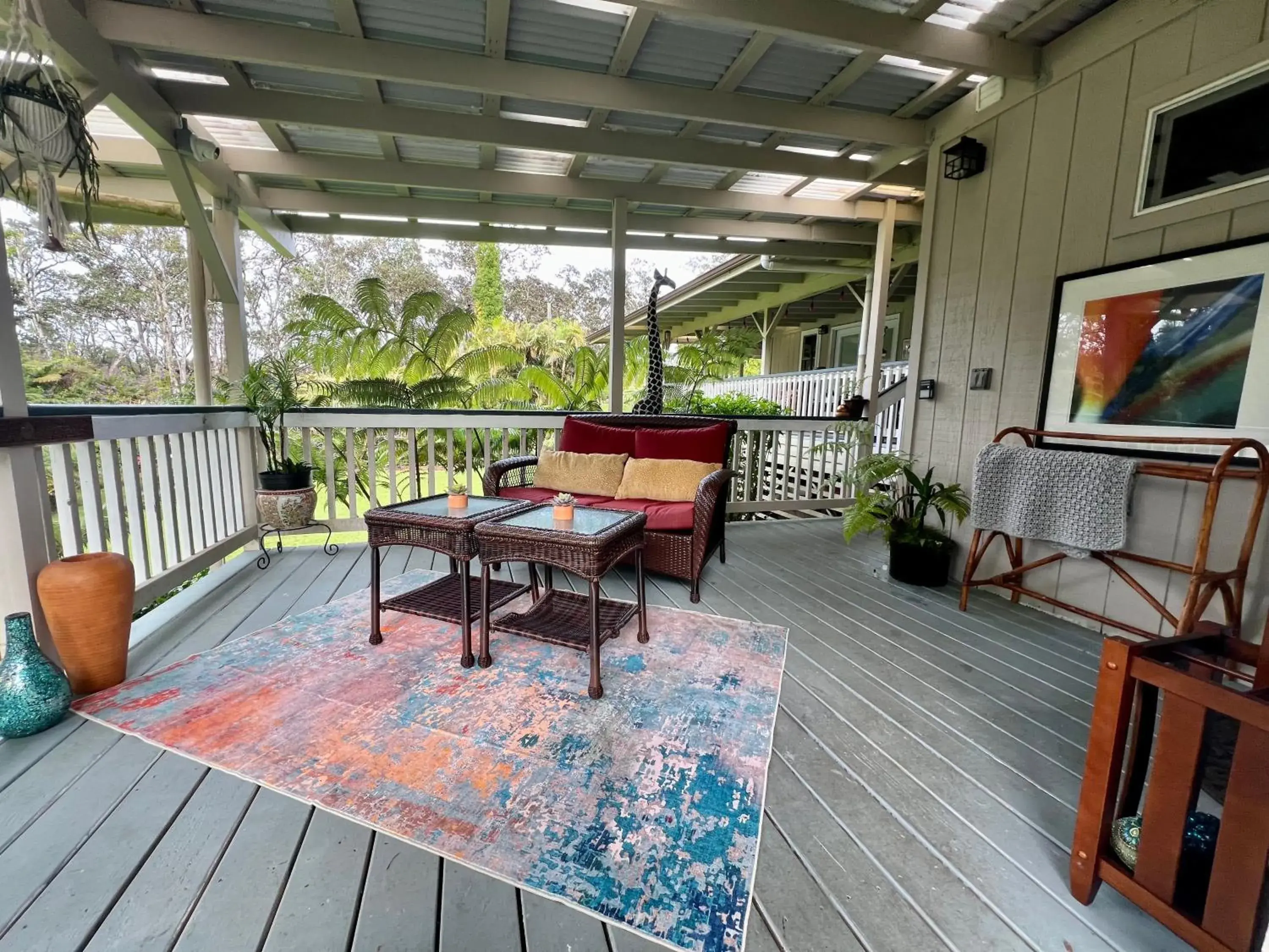 King Room with Private Entrance in Aloha Junction Bed and Breakfast -Minutes away from Hawaii Volcanoes National Park King Room with Private Entrance in Aloha Junction Bed and Breakfast -Minutes away from Hawaii Volcanoes National Park