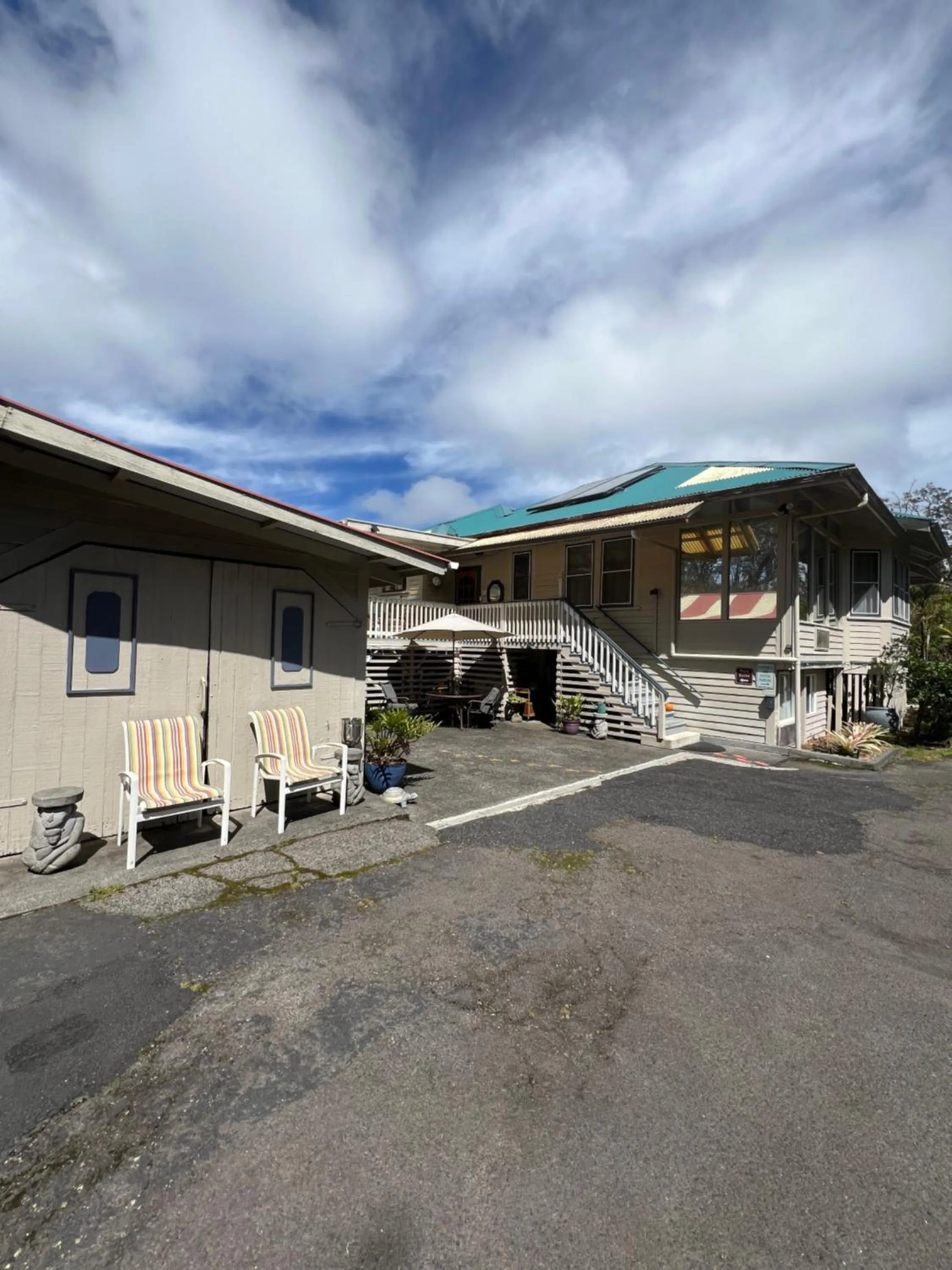 Aloha Junction Bed and Breakfast -Minutes away from Hawaii Volcanoes National Park