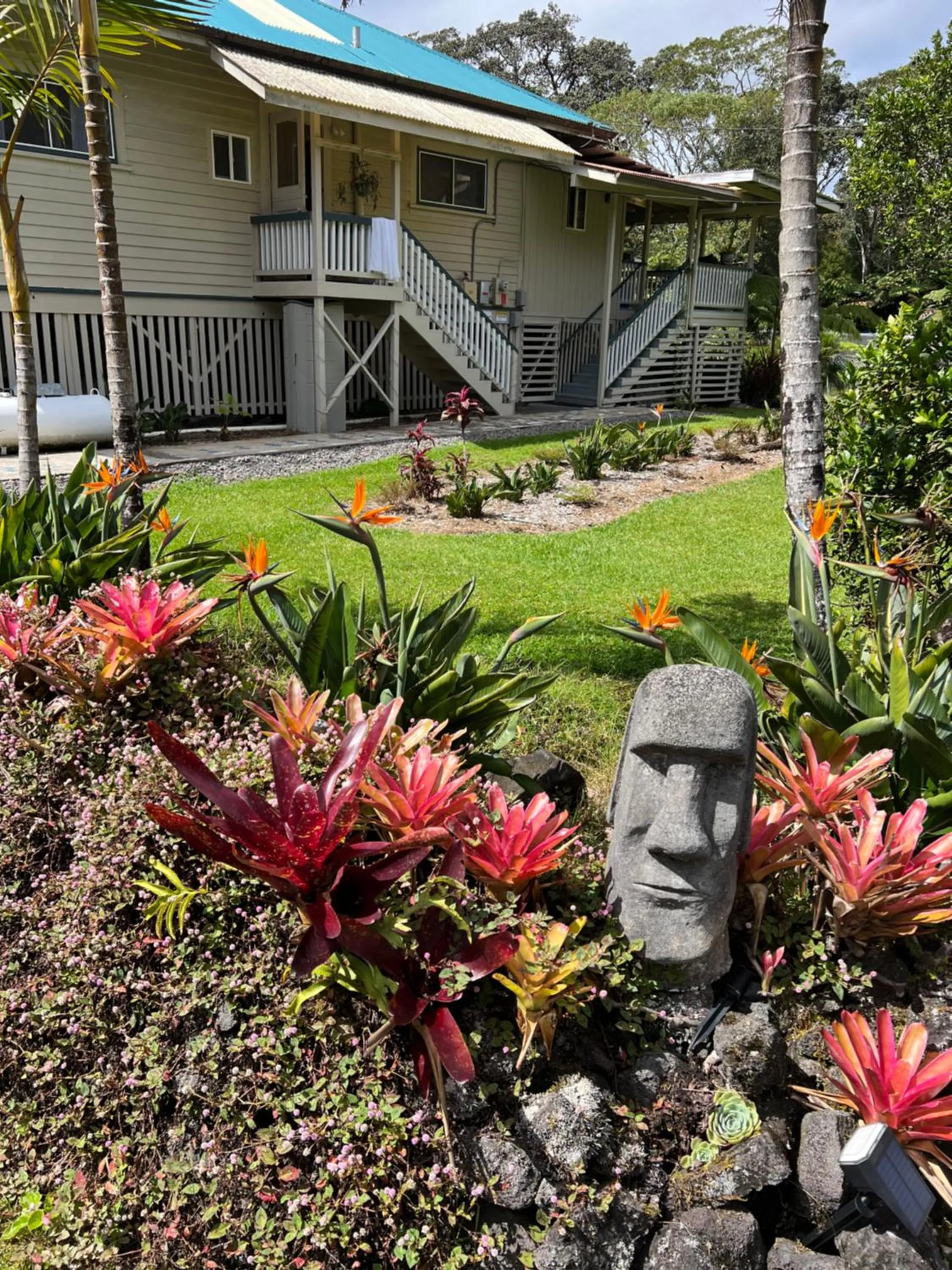 Aloha Junction Bed and Breakfast -Minutes away from Hawaii Volcanoes National Park