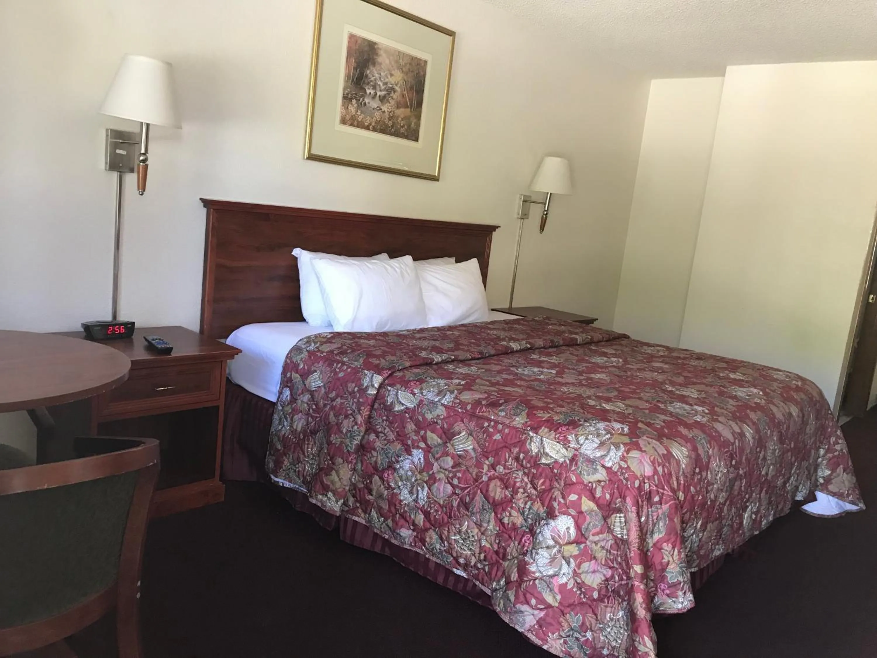 King Room in The River Inn