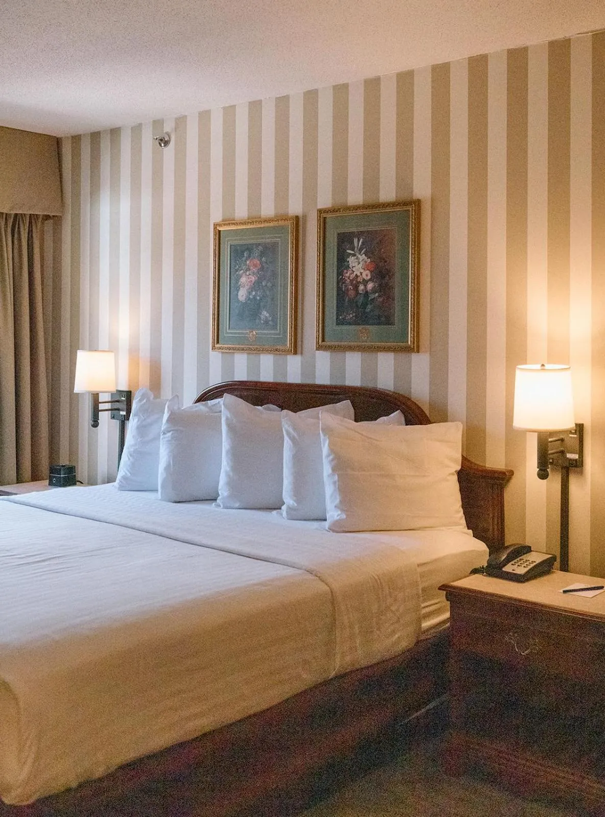 Bed in Bayshore Resort