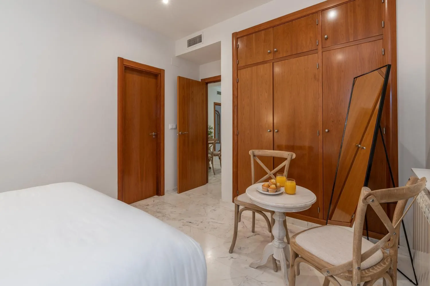 Photo of the whole room, Bed in tuGuest Corazón de Granada Apartment