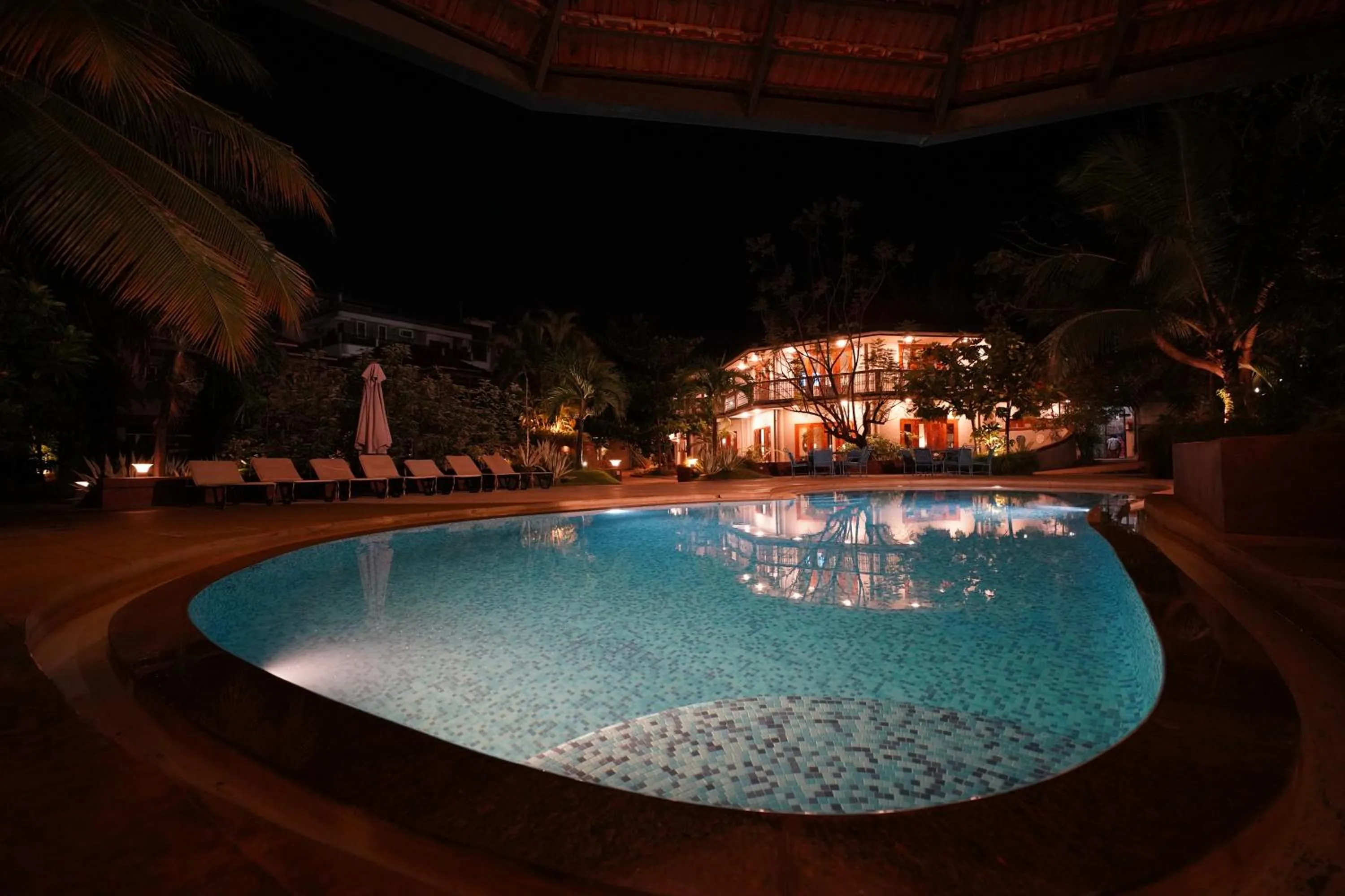 Swimming pool in Argo by Trance