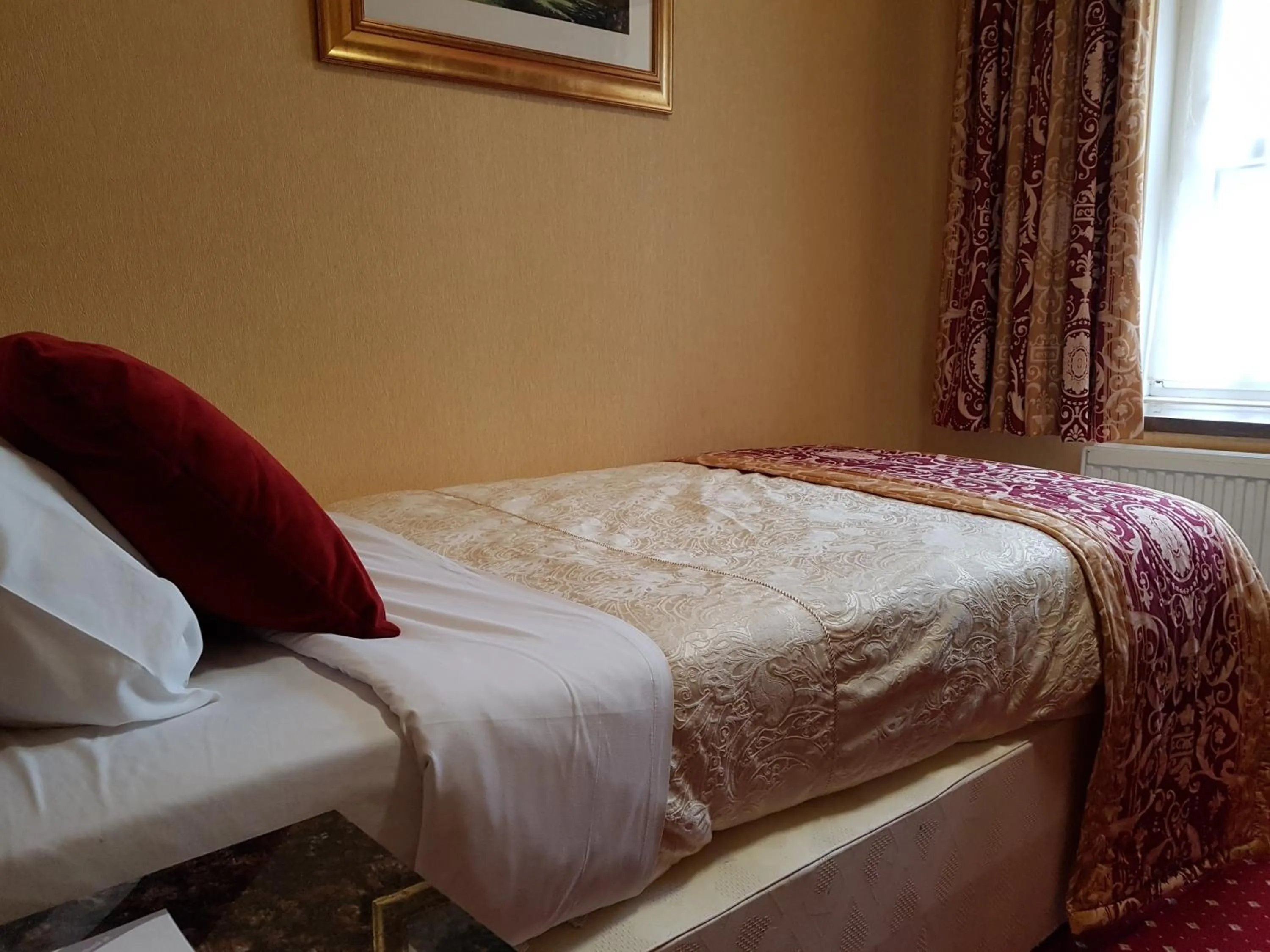 Bed in Shap Wells Hotel