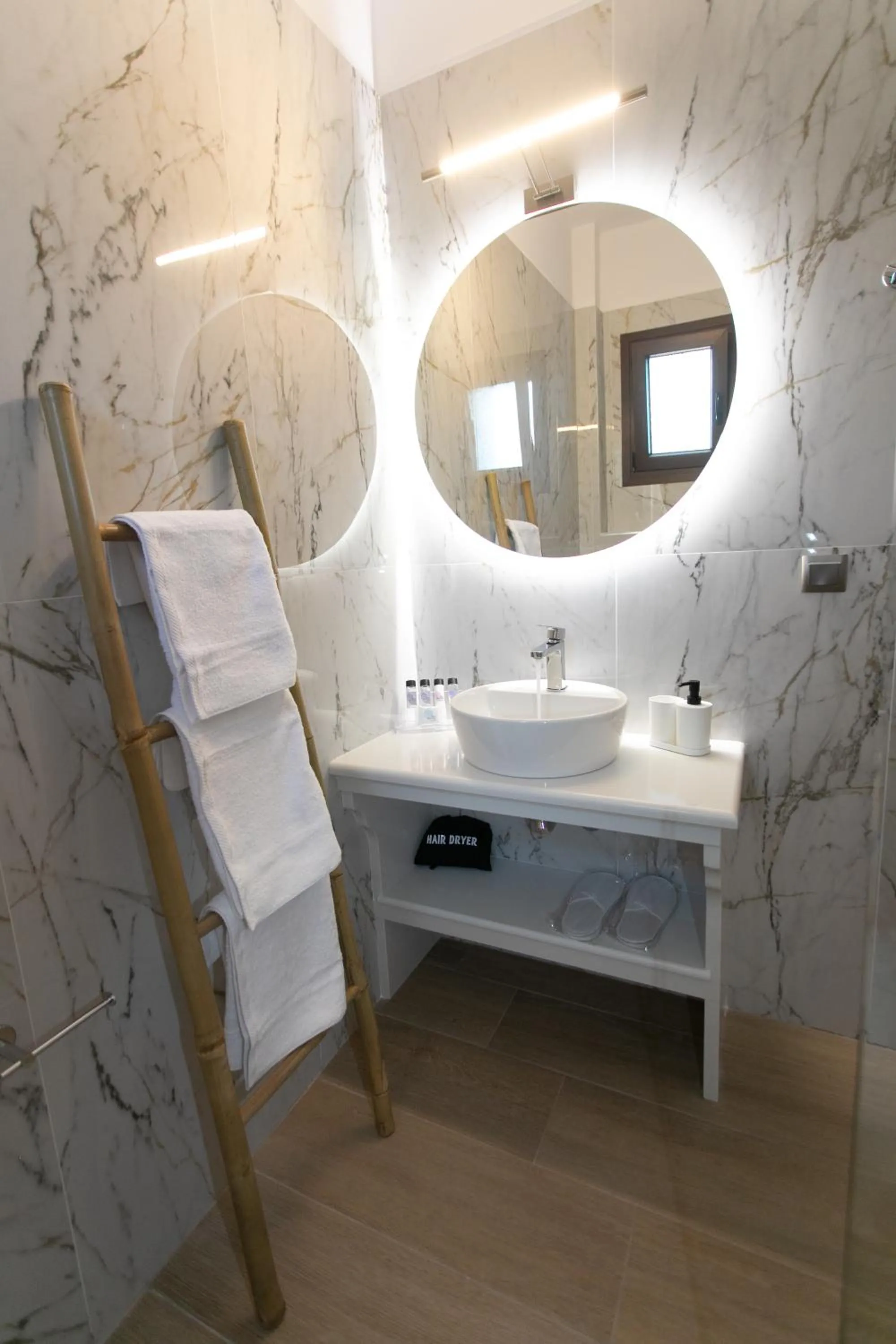 Michelangelo suites and apartments