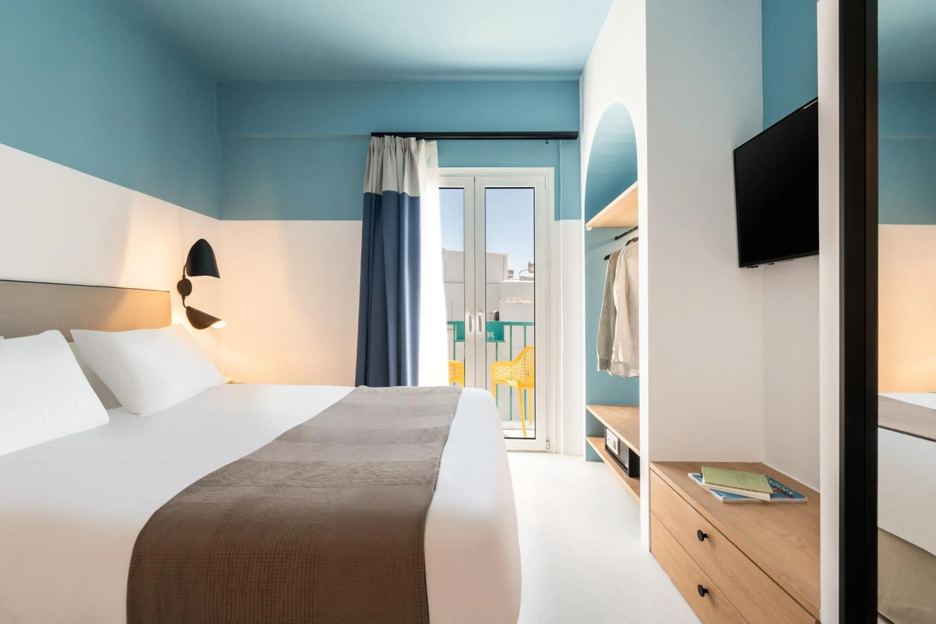 Pool view, Bed in Play Paros a member of Brown Hotels