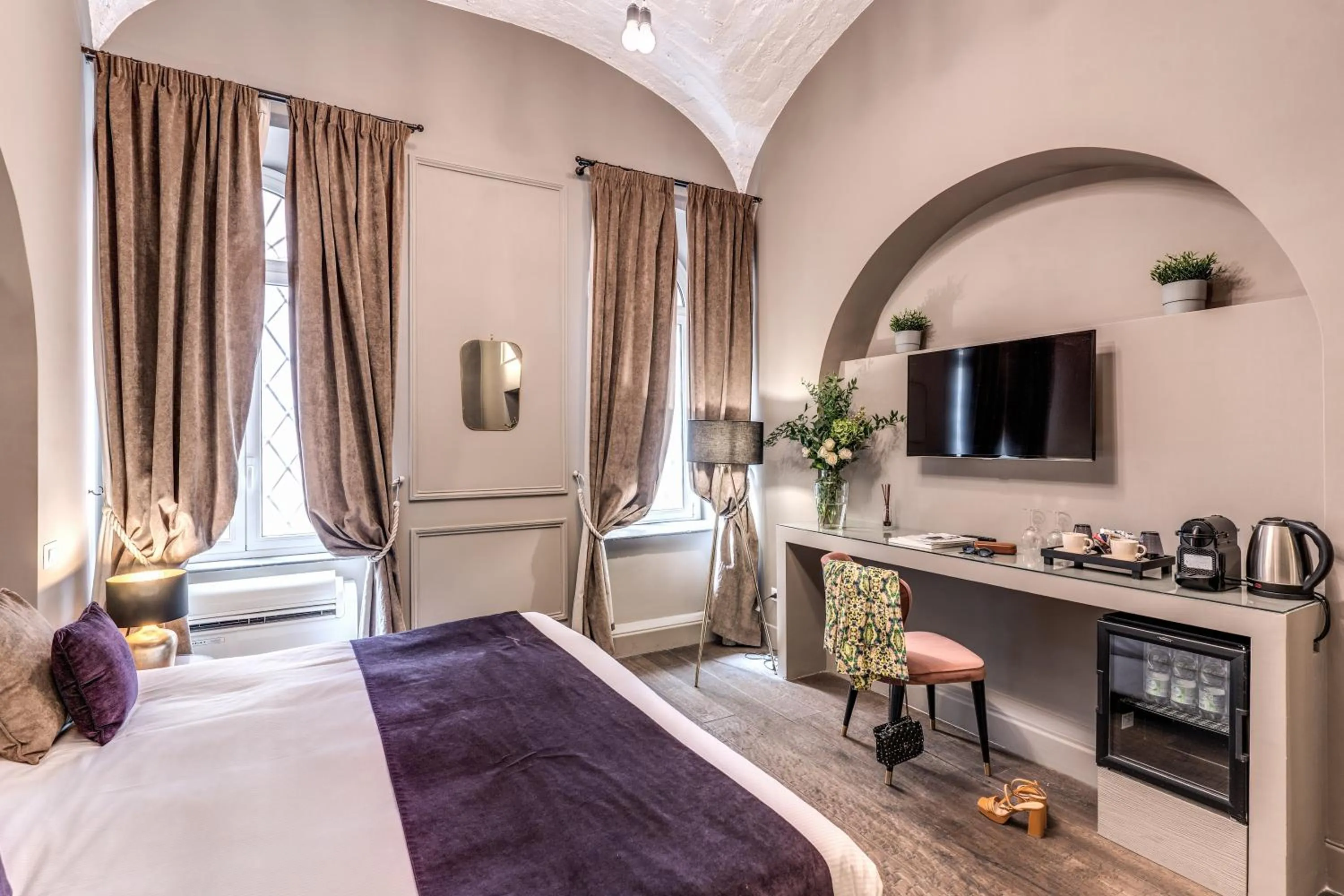 Decorative detail, Bed in Telier Tomacelli