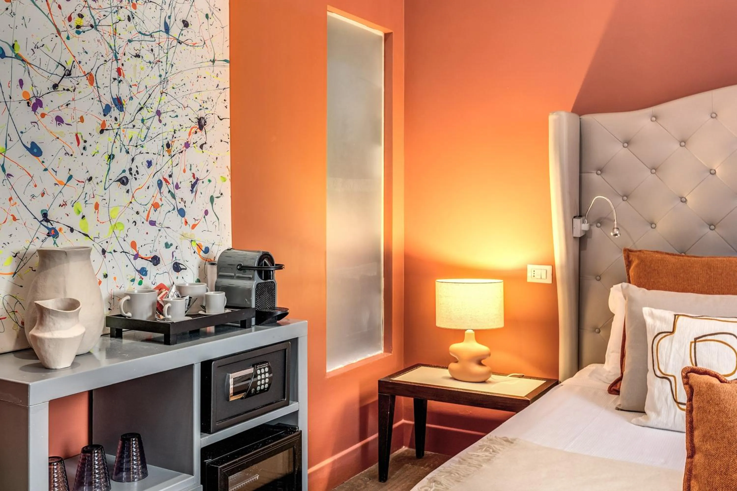 Photo of the whole room, Bed in Telier Tomacelli