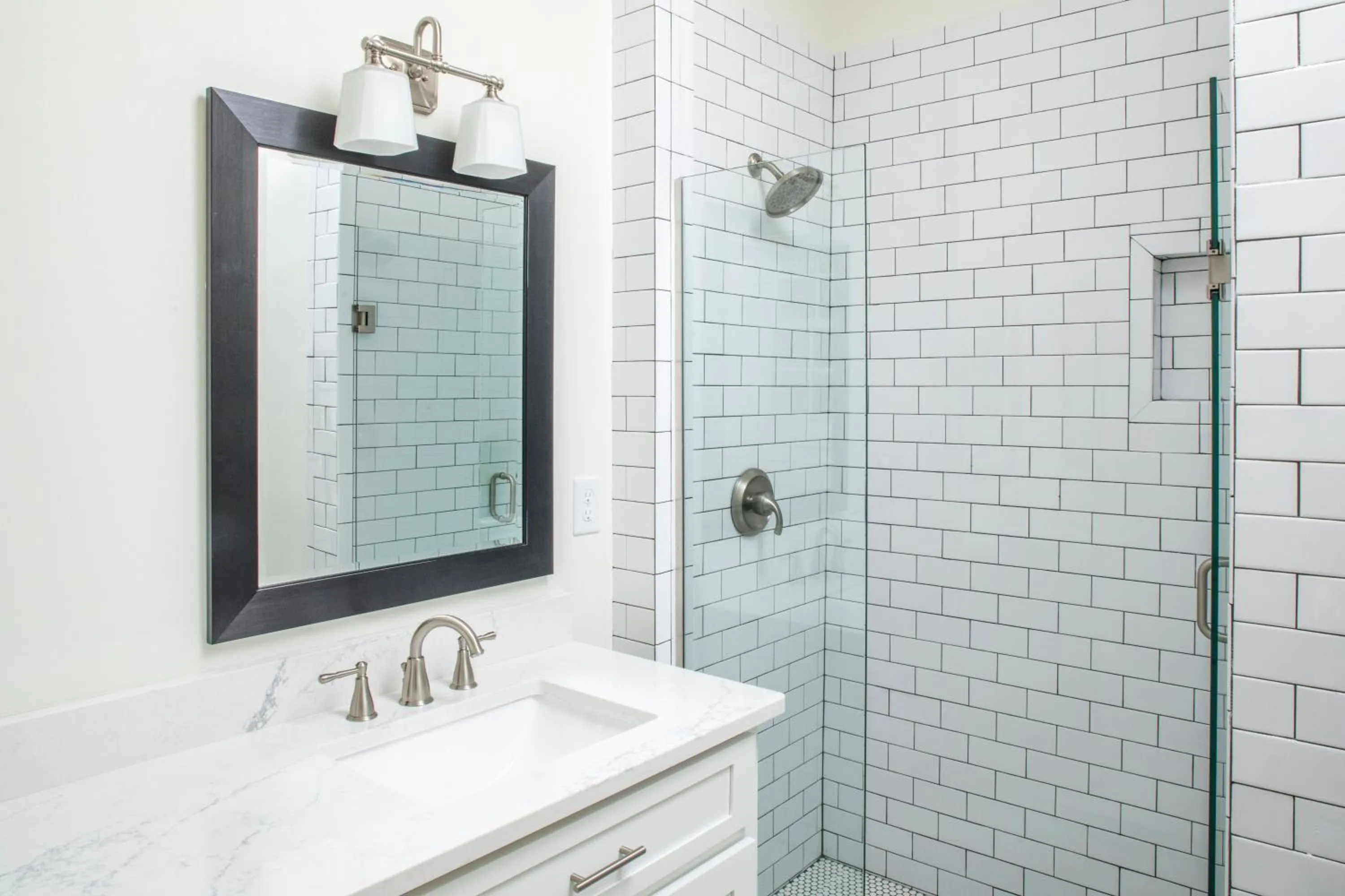 Shower in The Louis Hotel