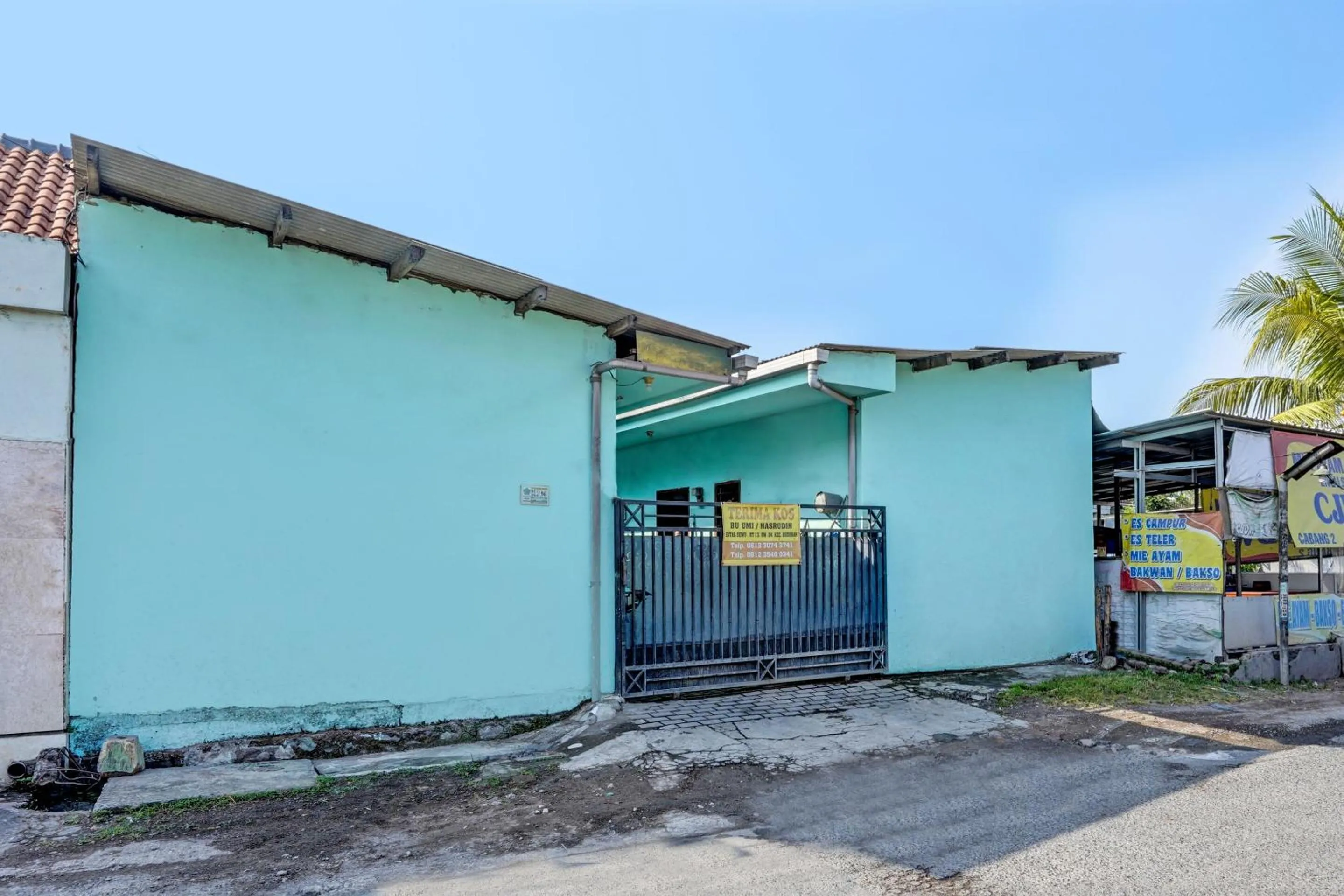 Facade/entrance in Hotel O Umi Homestay Syariah