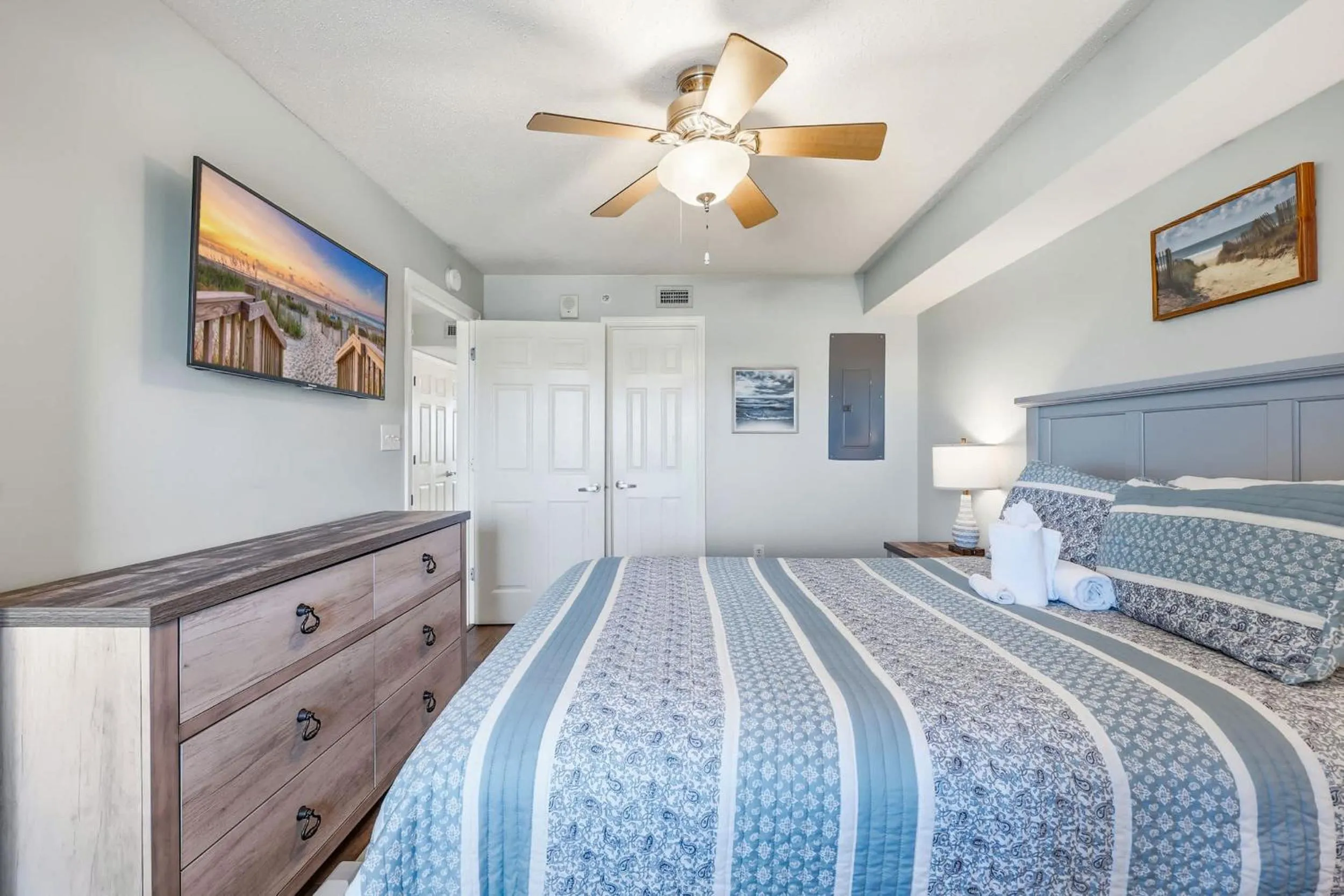 Bed in Ocean View All New Malibu Pointe Dream