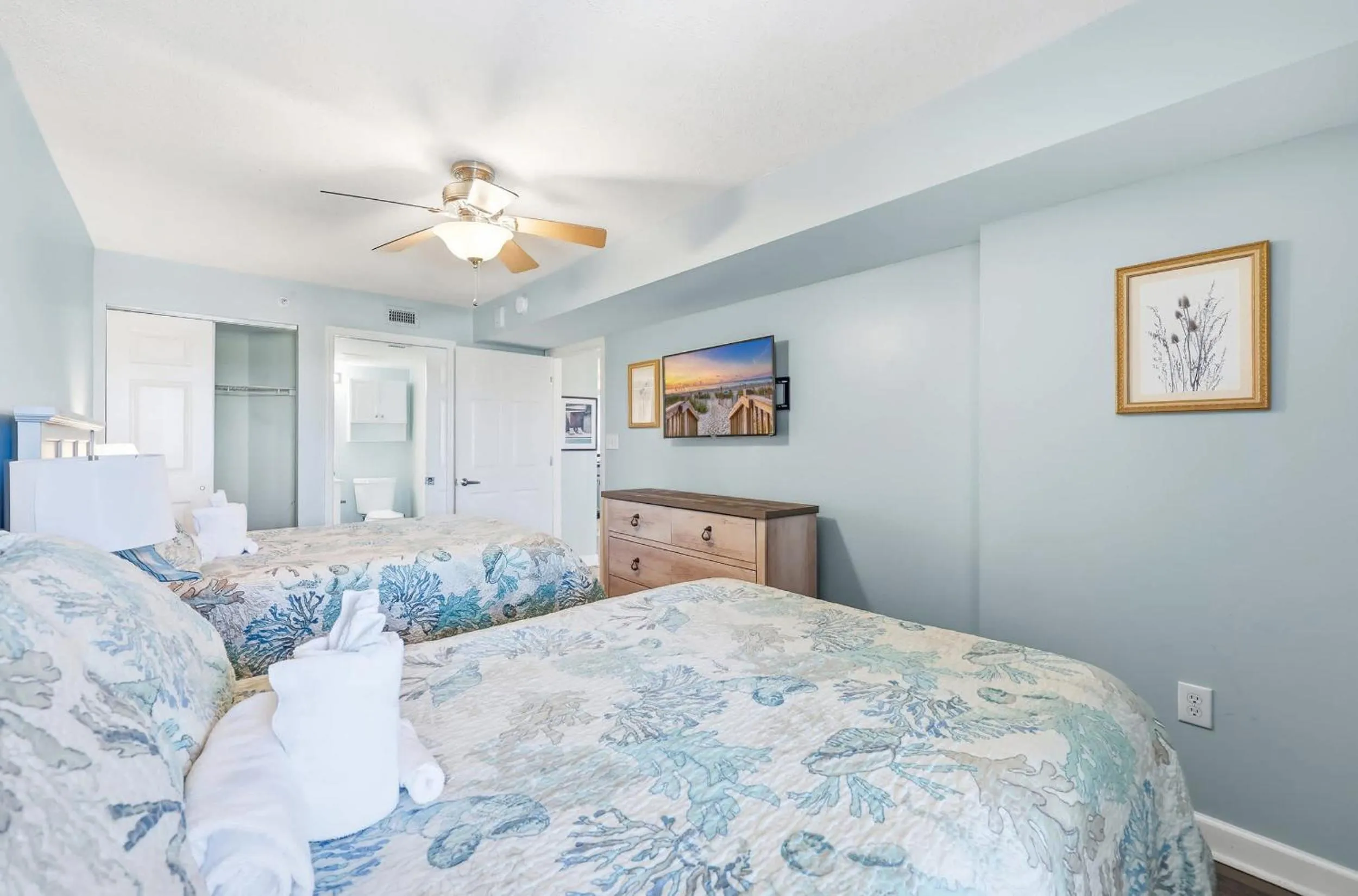 Bed in Ocean View All New Malibu Pointe Dream