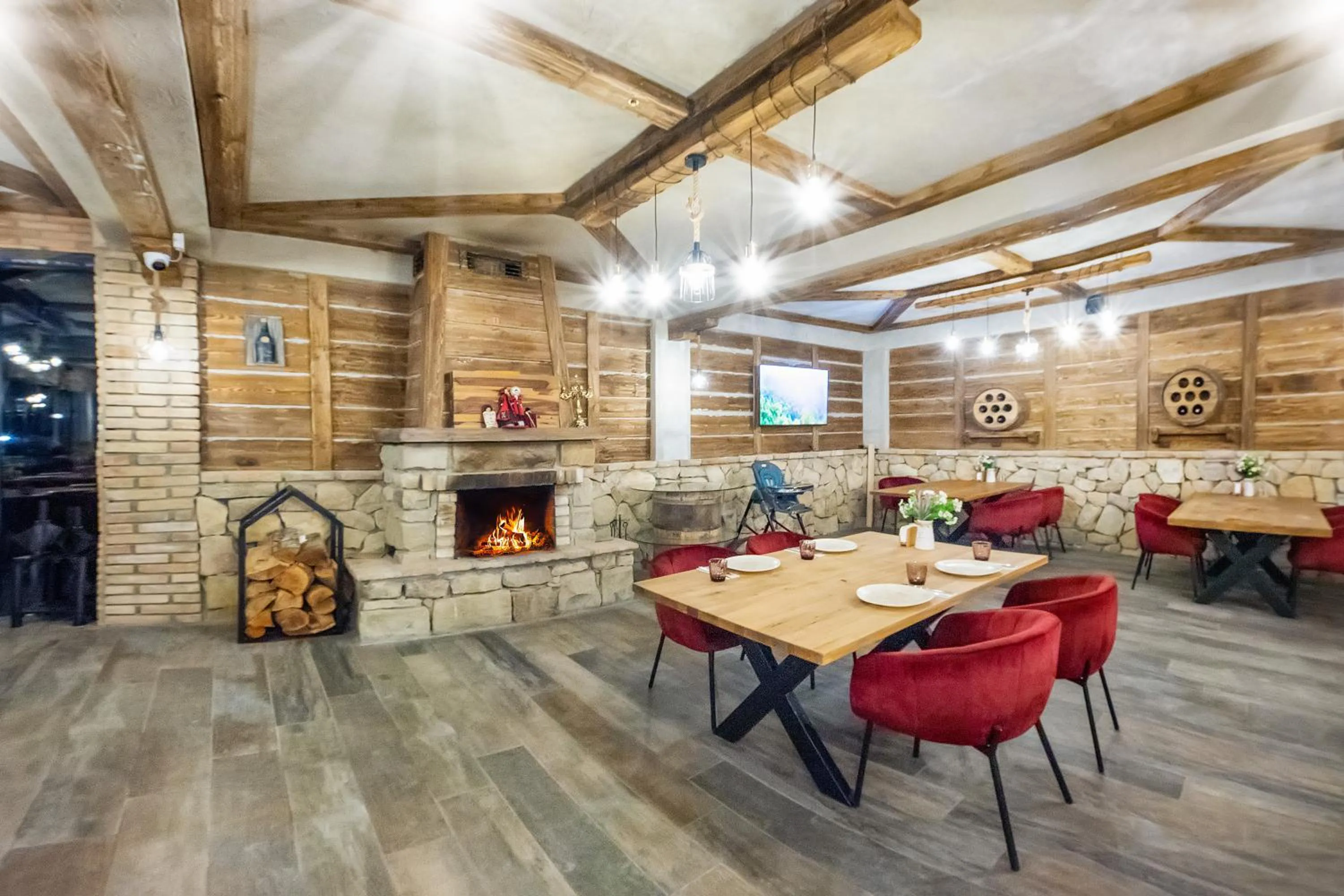 Restaurant/places to eat in Solo Grand Boshuri Hotel Wellness Resort