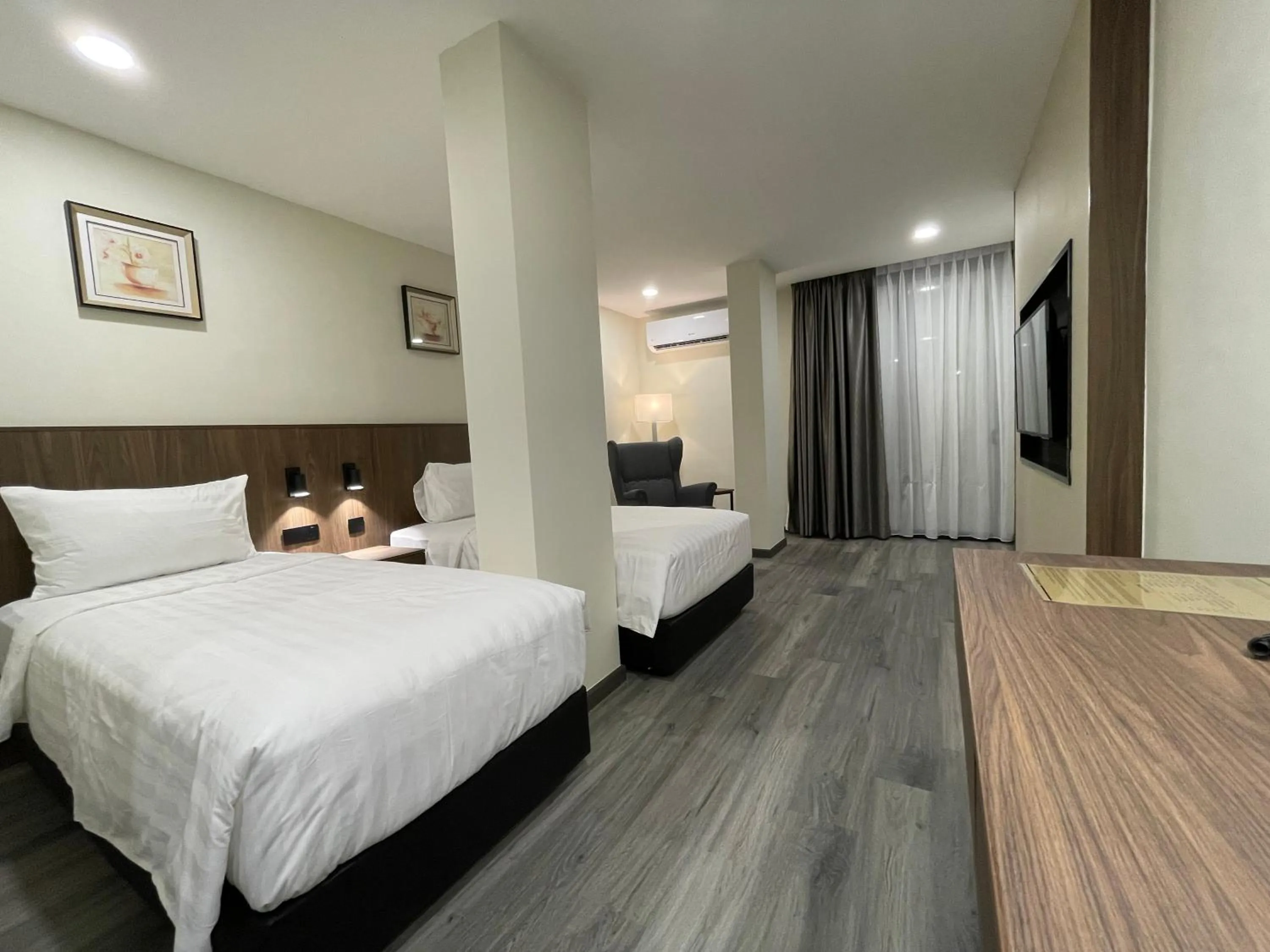 Bedroom, Bed in Hotel Bundusan