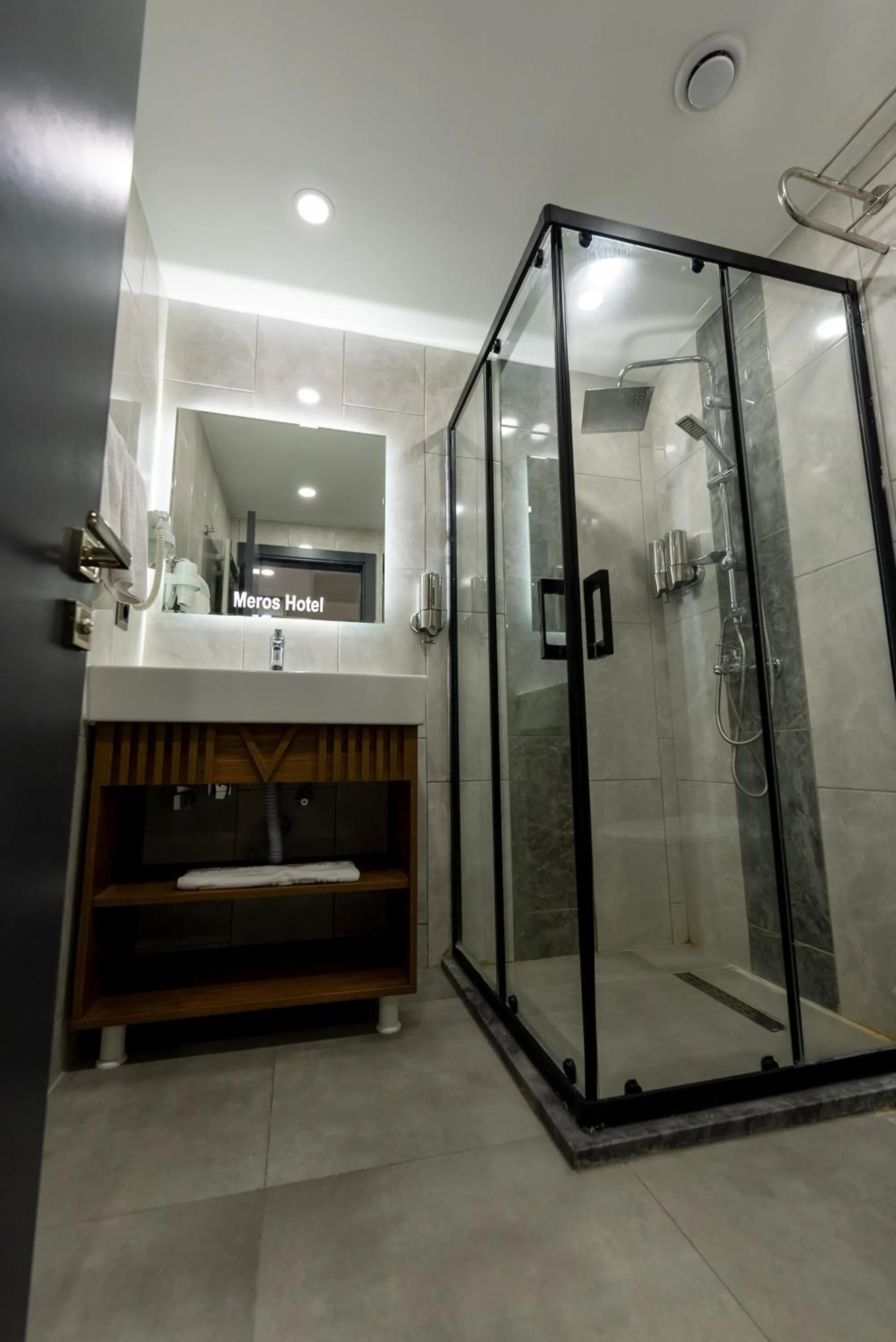 Bathroom in Meros Hotel