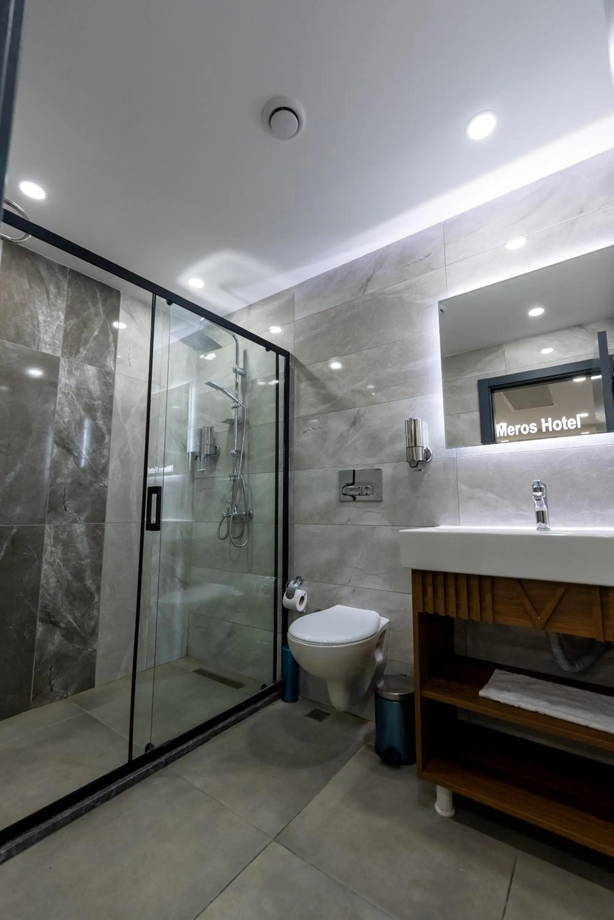 Bathroom in Meros Hotel