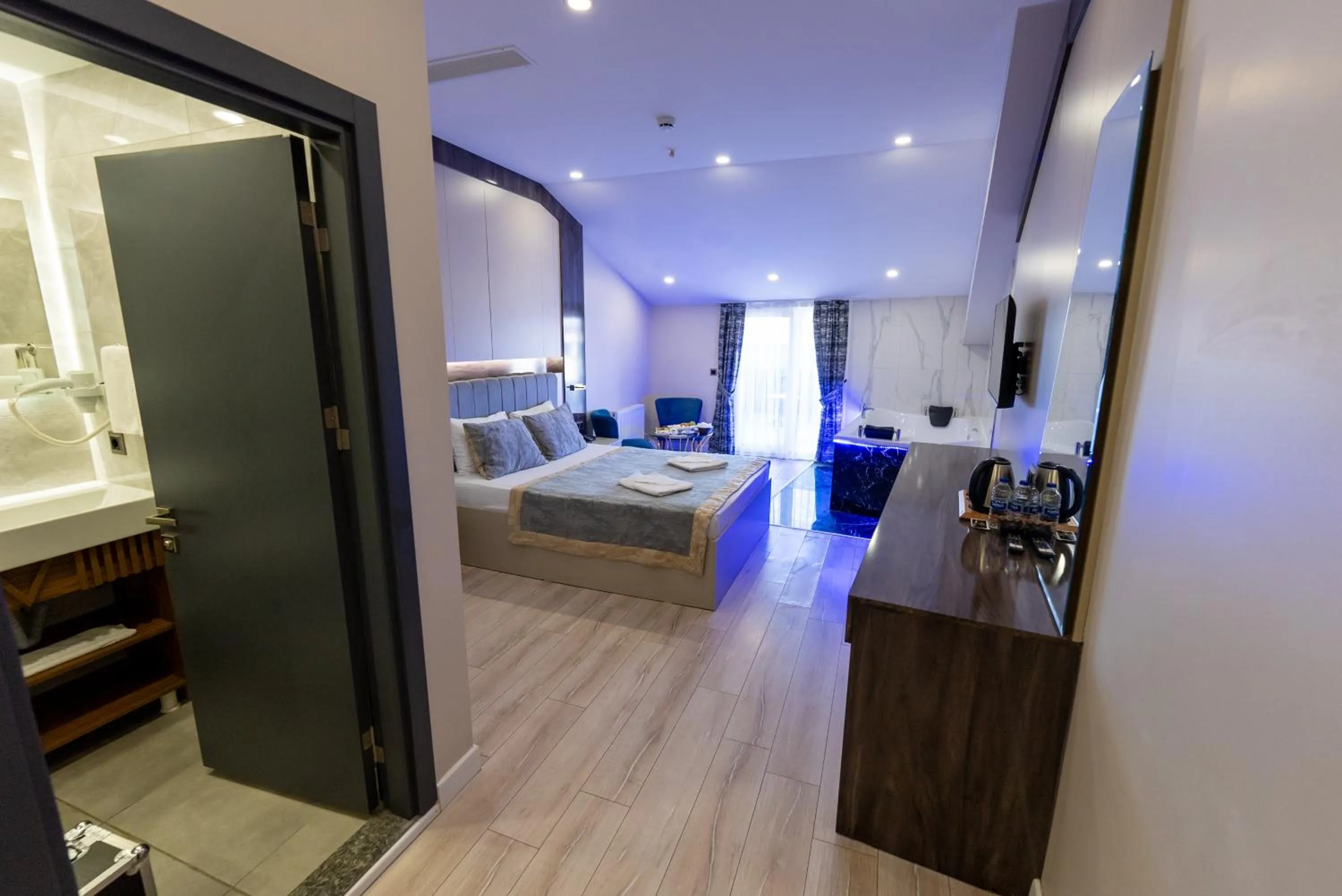 Photo of the whole room, Bed in Meros Hotel