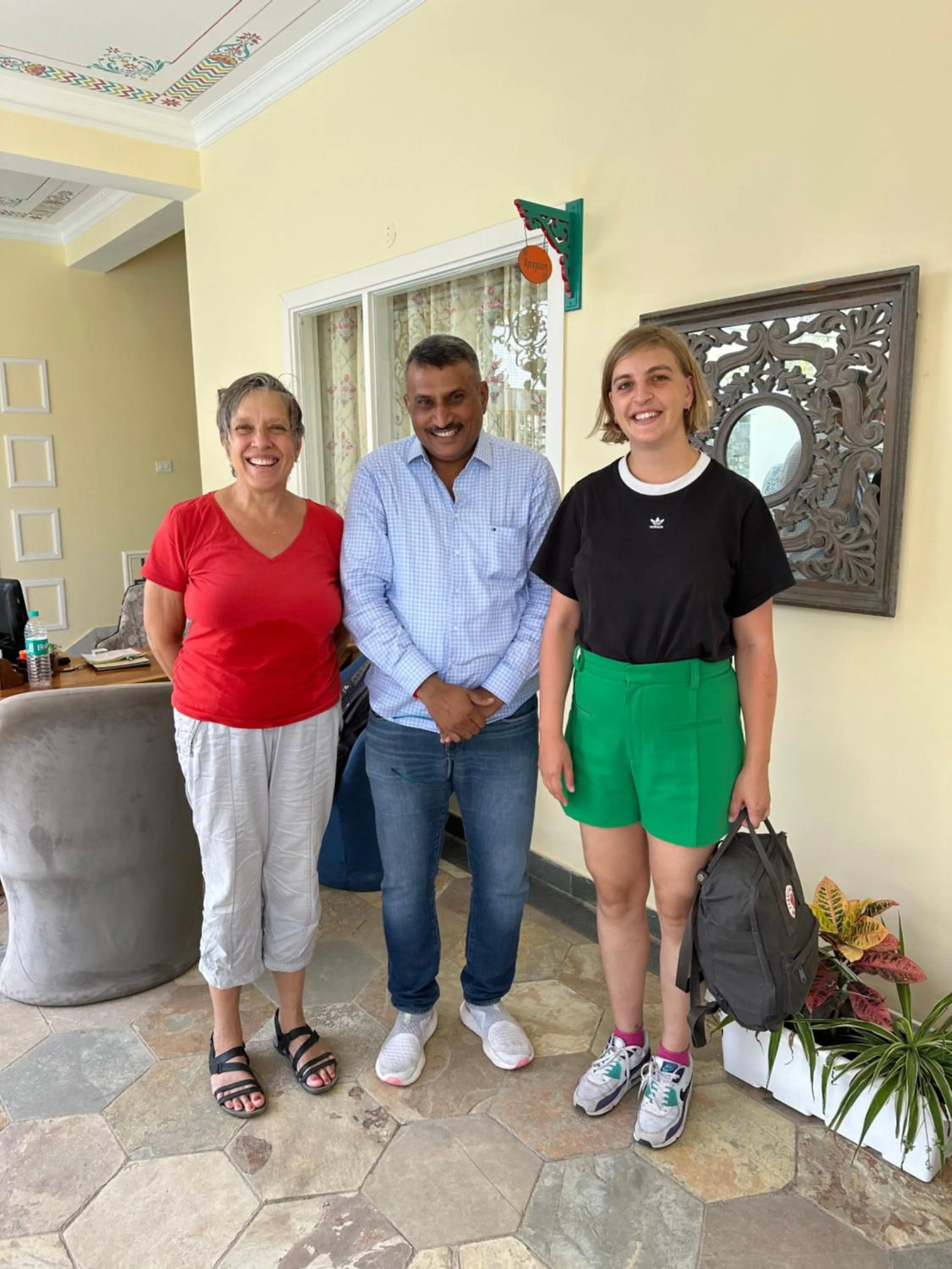 Guests in Dá Bungalow - A Vacation Abode