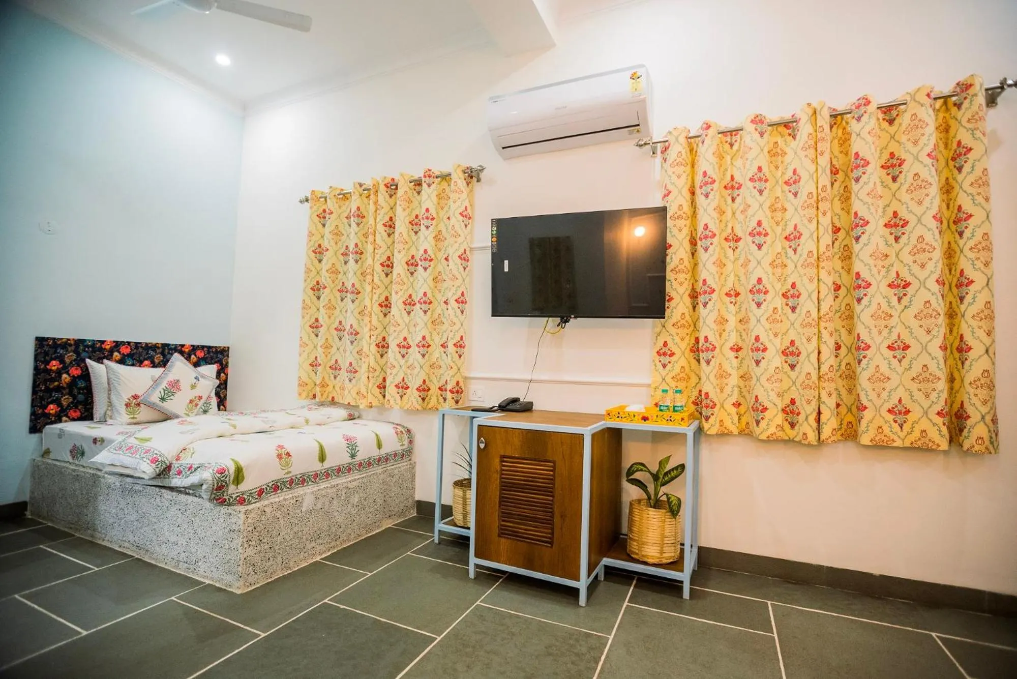 Bed in Dá Bungalow - A Vacation Abode