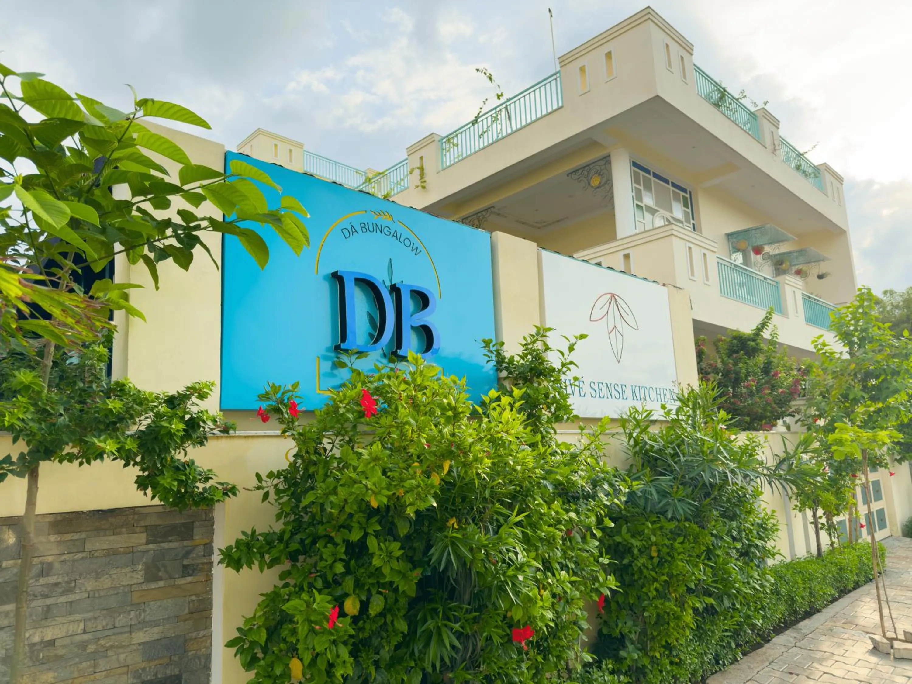 Property building in Dá Bungalow - A Vacation Abode